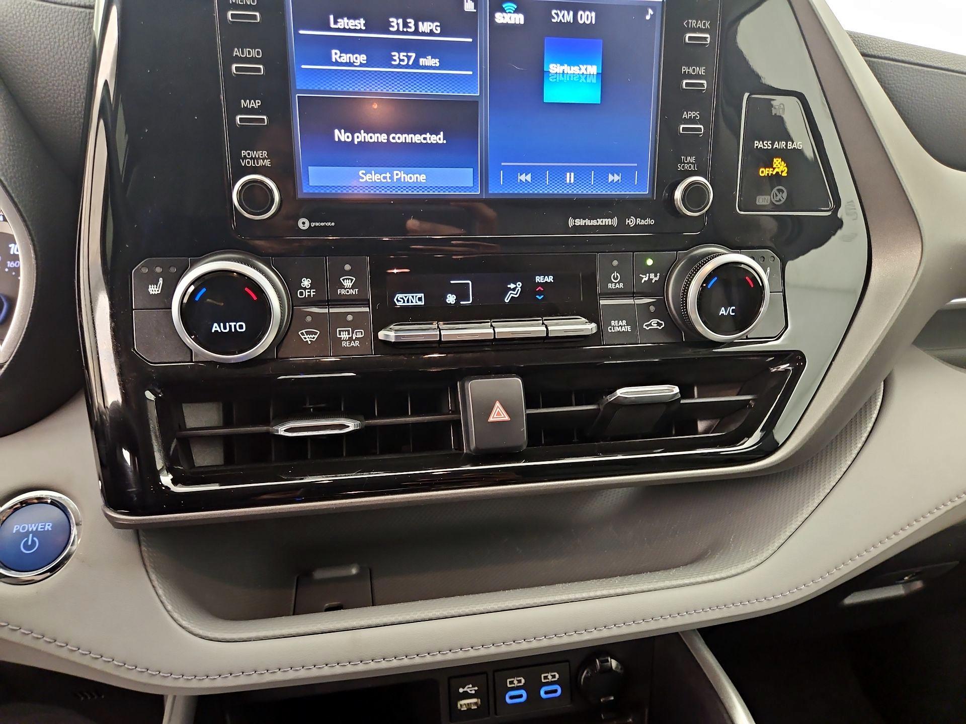 Thumbnail: 2022 Toyota Highlander - 16