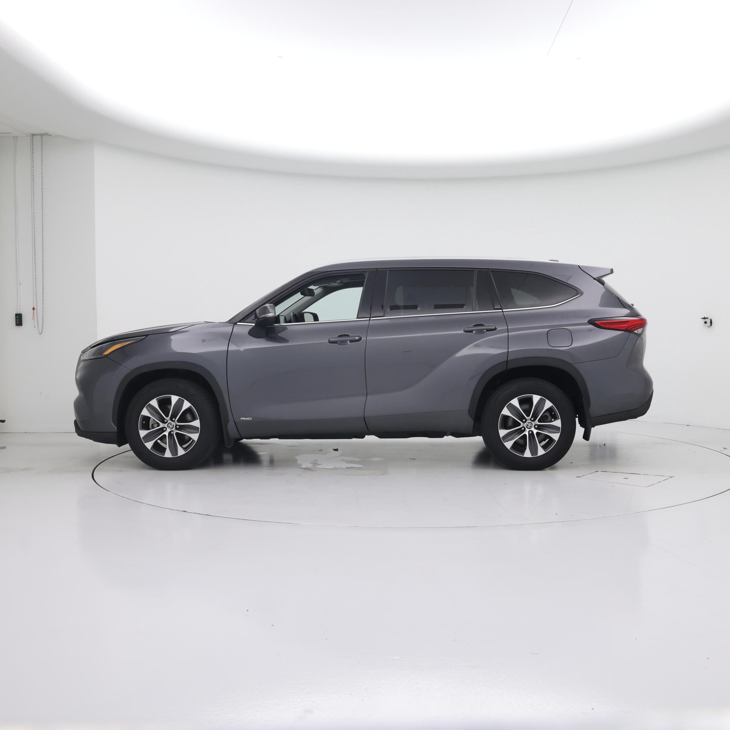 Thumbnail: 2022 Toyota Highlander - 3