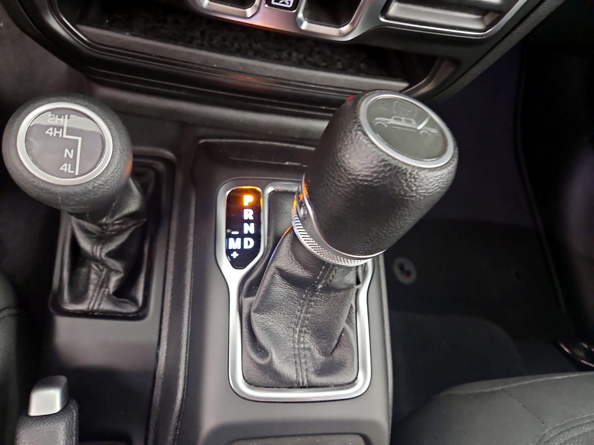 Thumbnail: 2023 Jeep Gladiator - 17