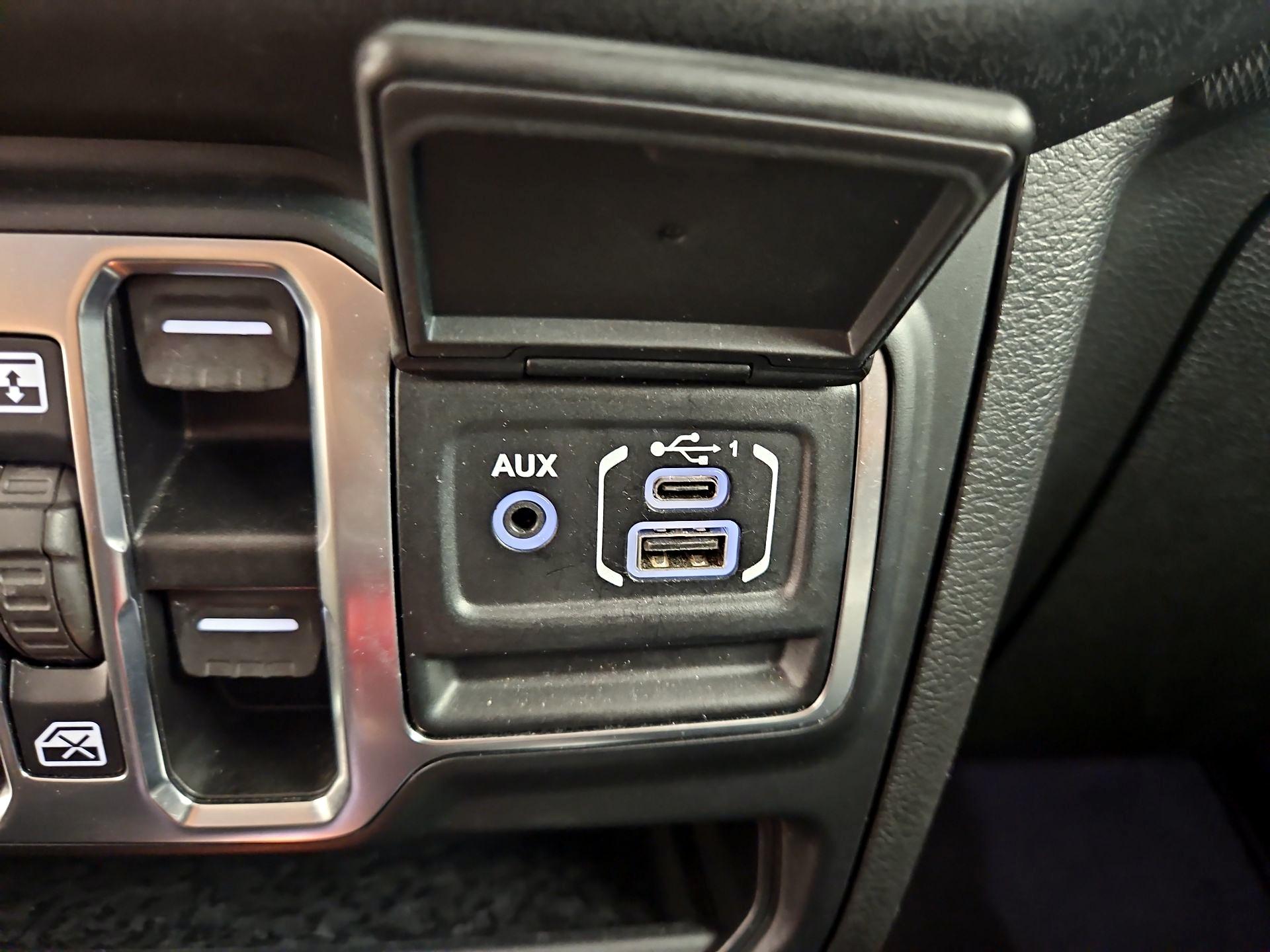 Thumbnail: 2023 Jeep Gladiator - 18
