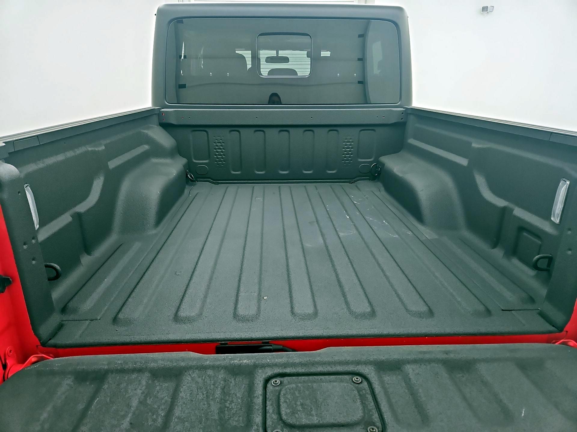 Thumbnail: 2023 Jeep Gladiator - 20