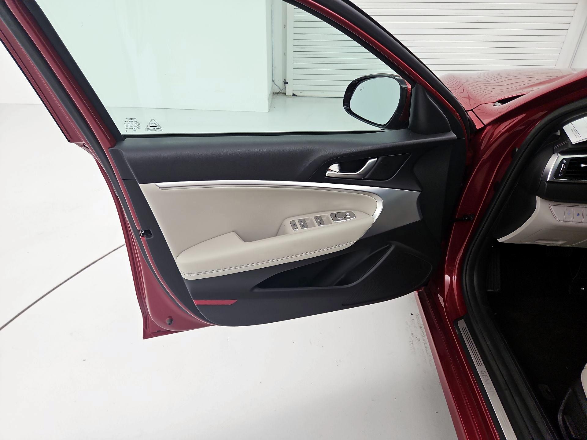 Thumbnail: 2023 Genesis G70 - 12