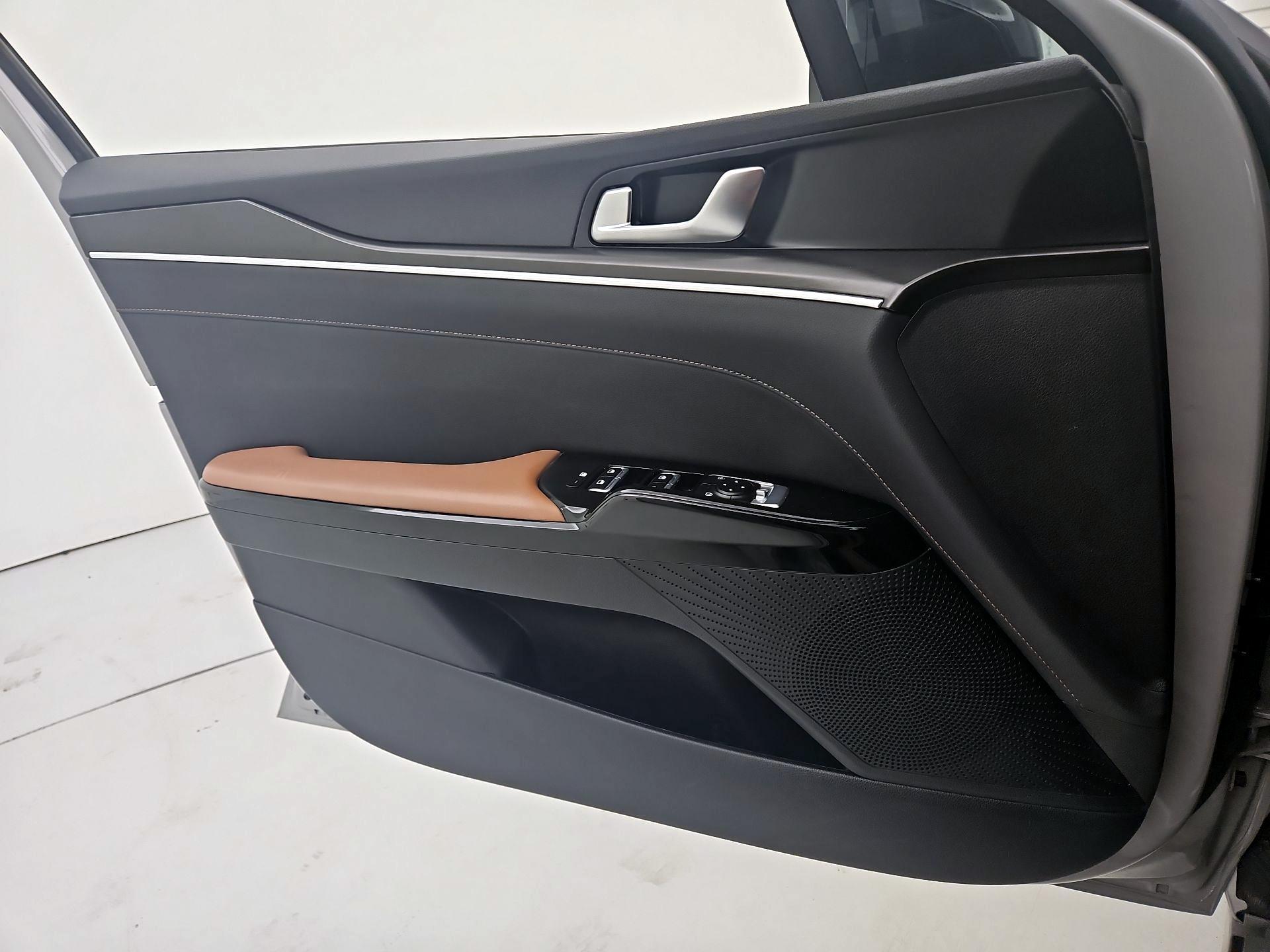Thumbnail: 2022 Kia K5 - 12