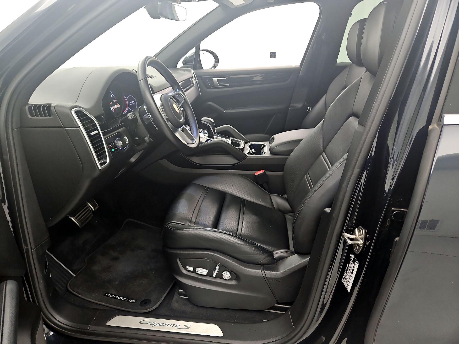 Thumbnail: 2021 Porsche Cayenne - 11