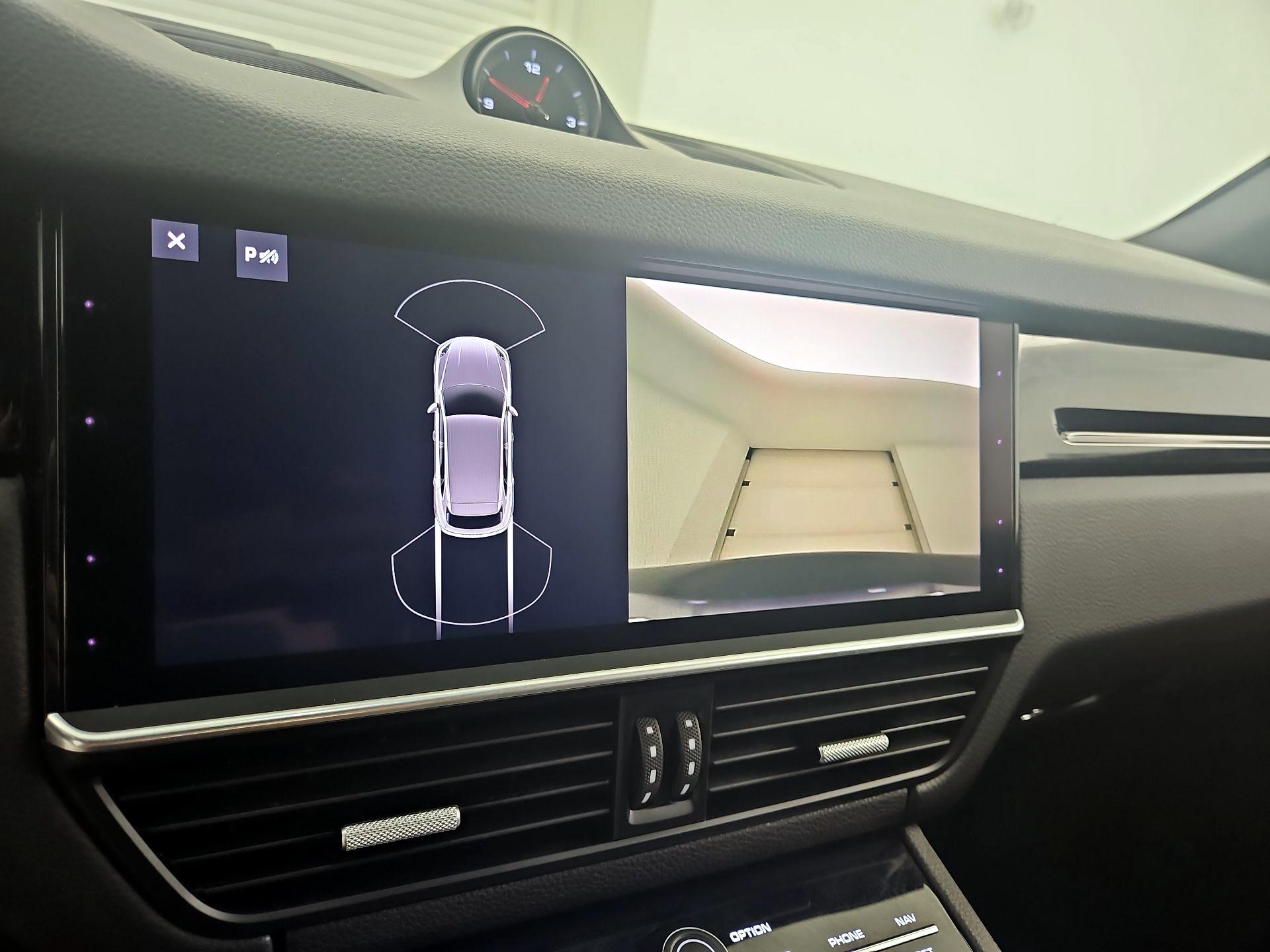 Thumbnail: 2021 Porsche Cayenne - 15