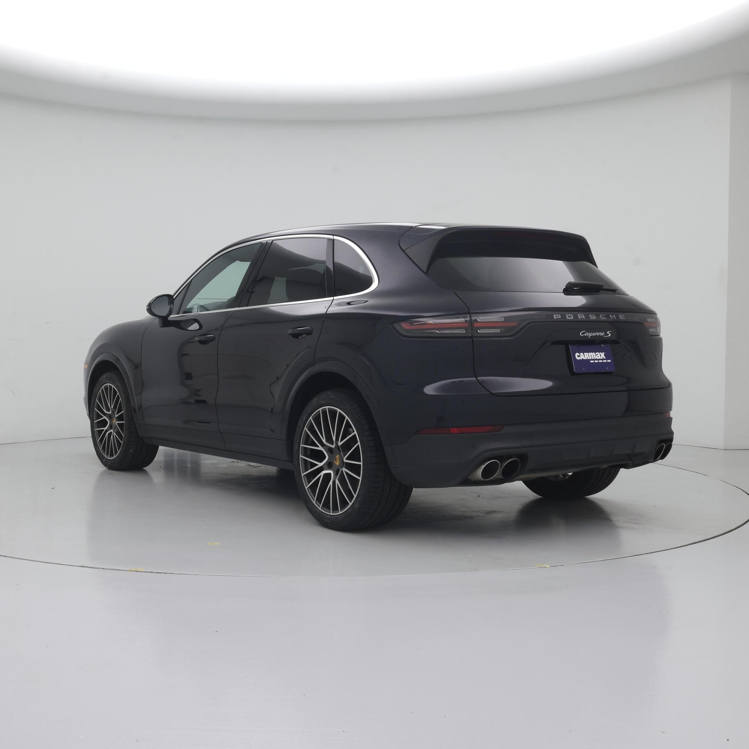 Thumbnail: 2021 Porsche Cayenne - 2