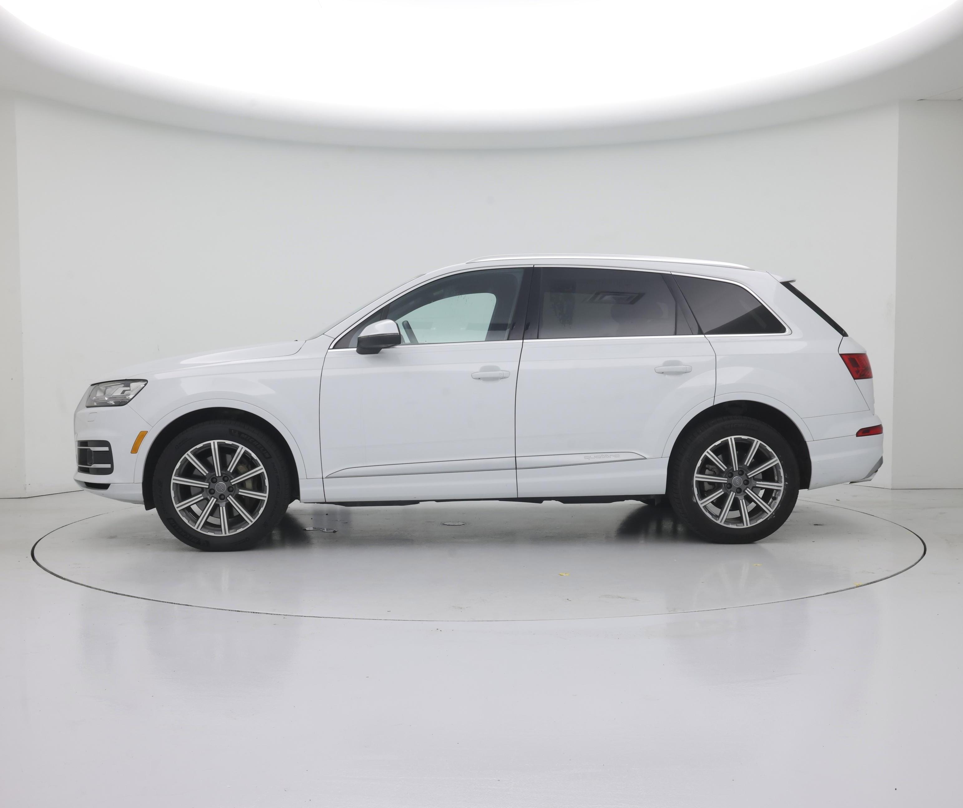 Thumbnail: 2018 Audi Q7 - 3