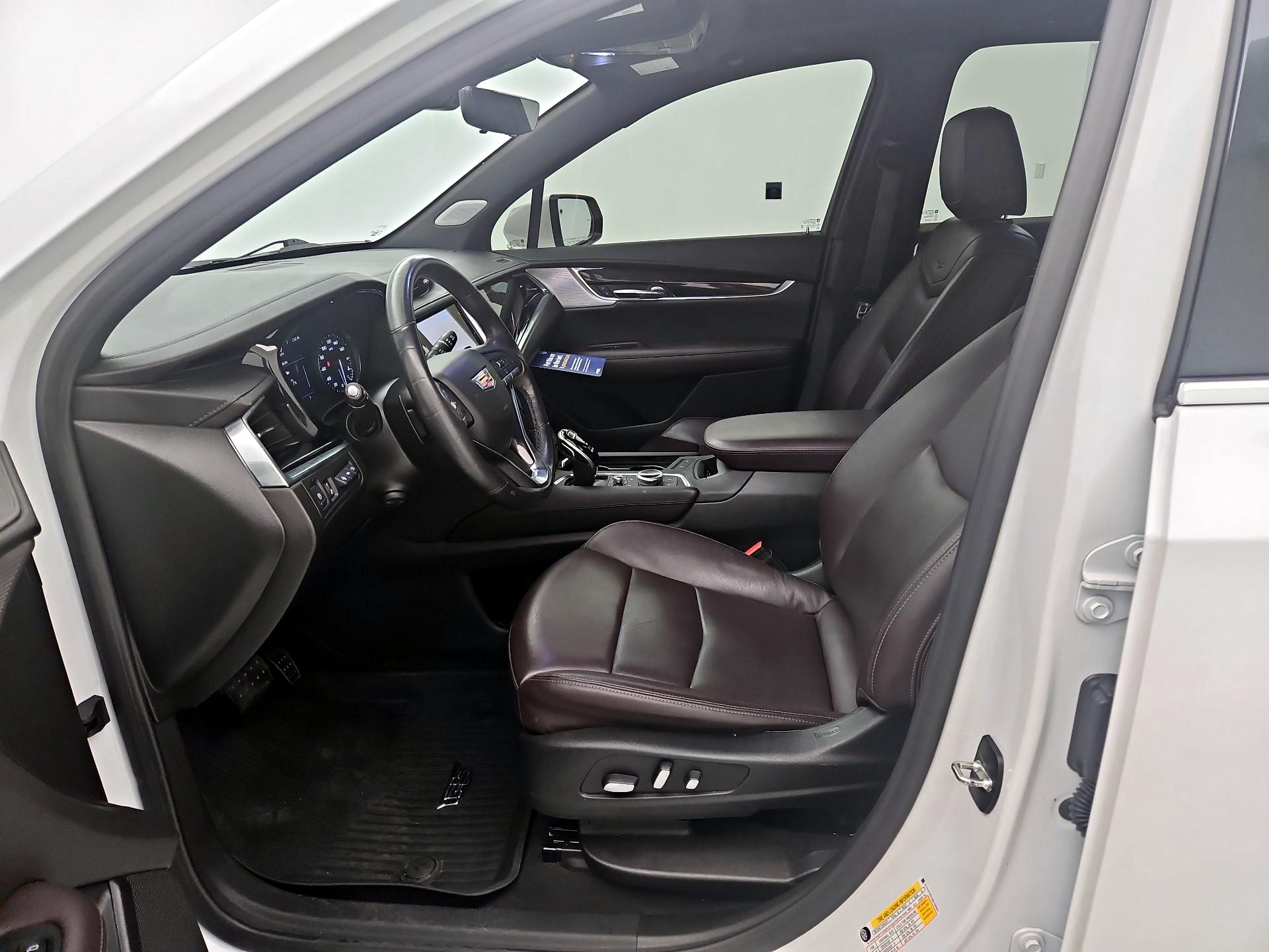 Thumbnail: 2021 Cadillac XT6 - 11