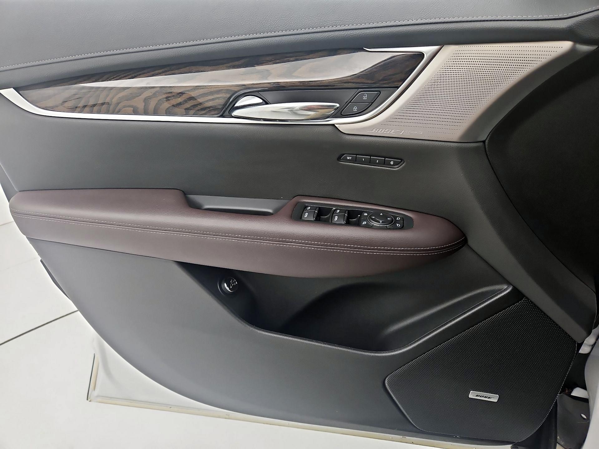 Thumbnail: 2021 Cadillac XT6 - 12