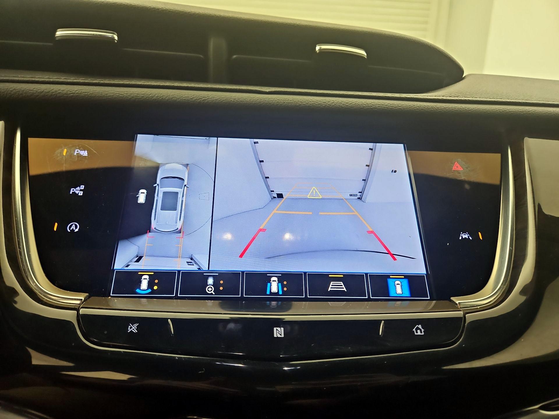 Thumbnail: 2021 Cadillac XT6 - 15