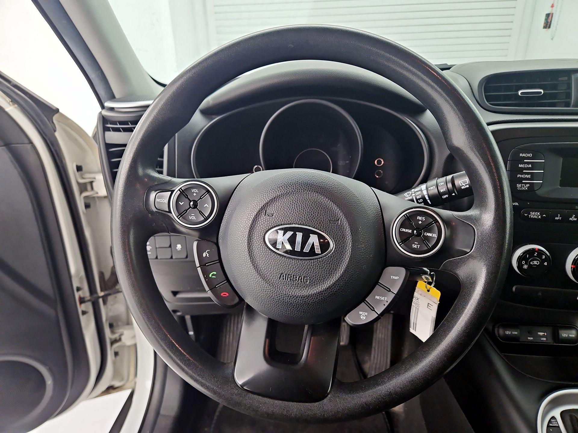Thumbnail: 2016 Kia Soul - 10
