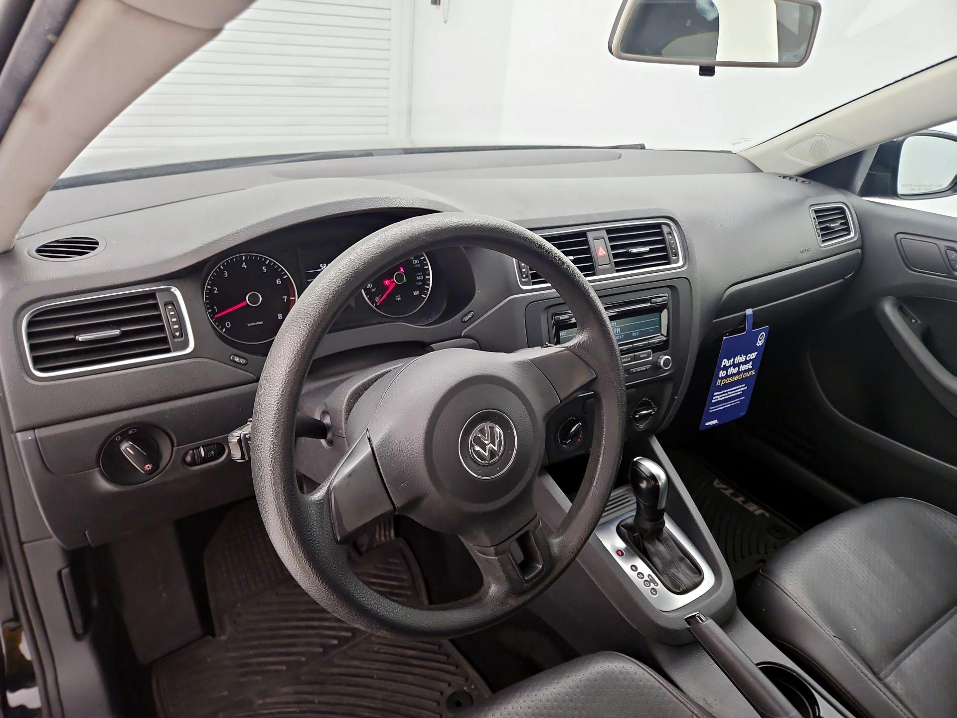 Thumbnail: 2014 Volkswagen Jetta - 9