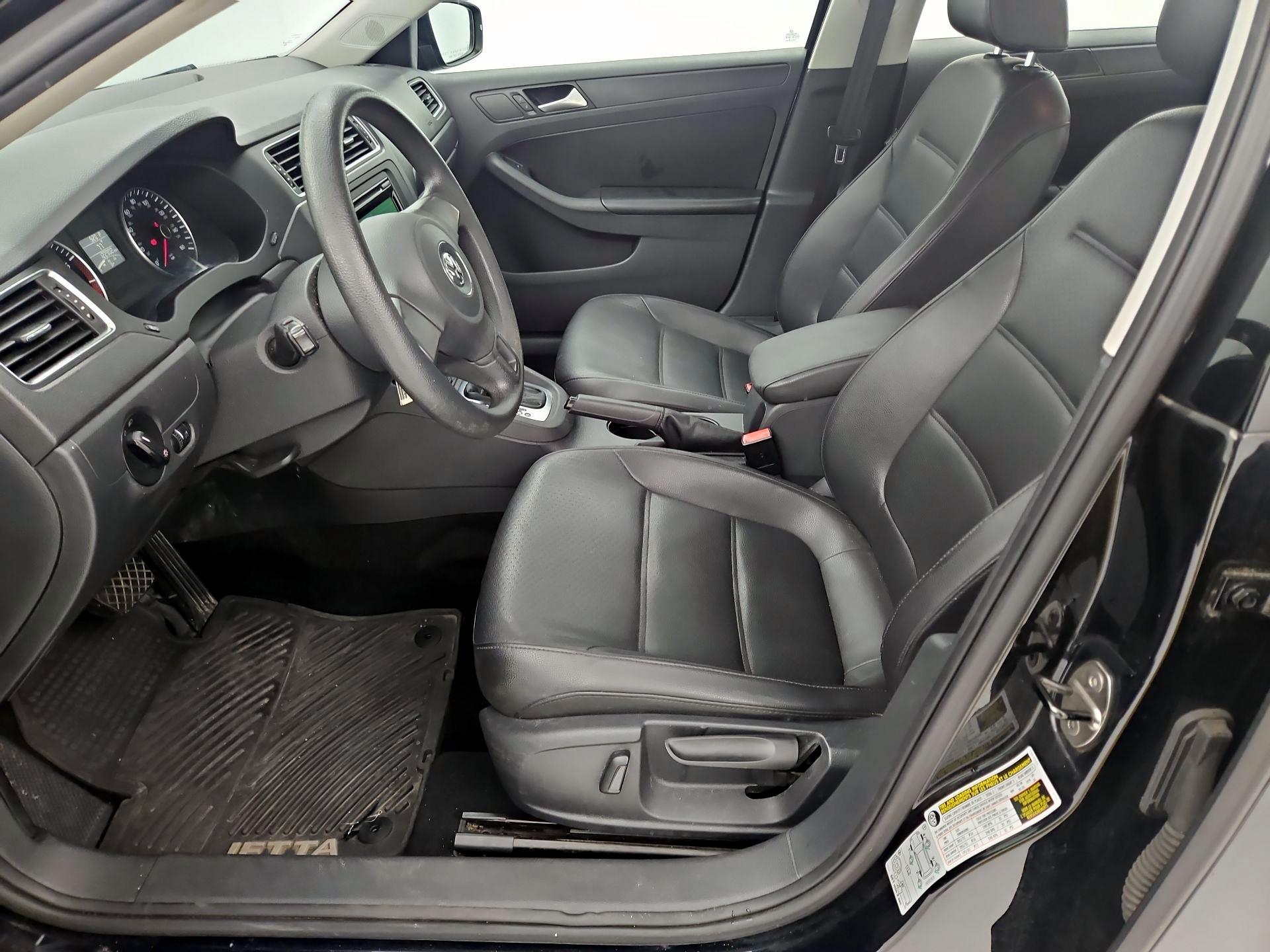 Thumbnail: 2014 Volkswagen Jetta - 11