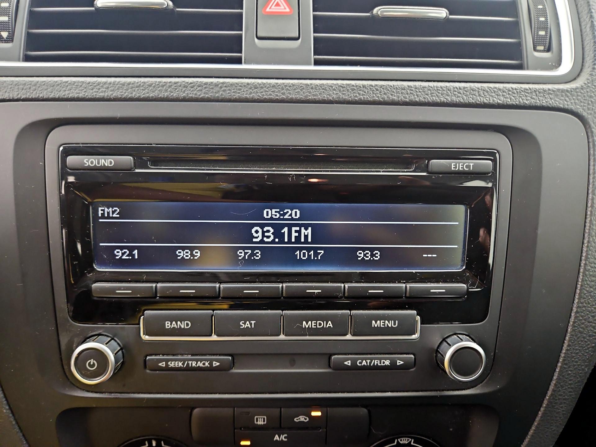 Thumbnail: 2014 Volkswagen Jetta - 14