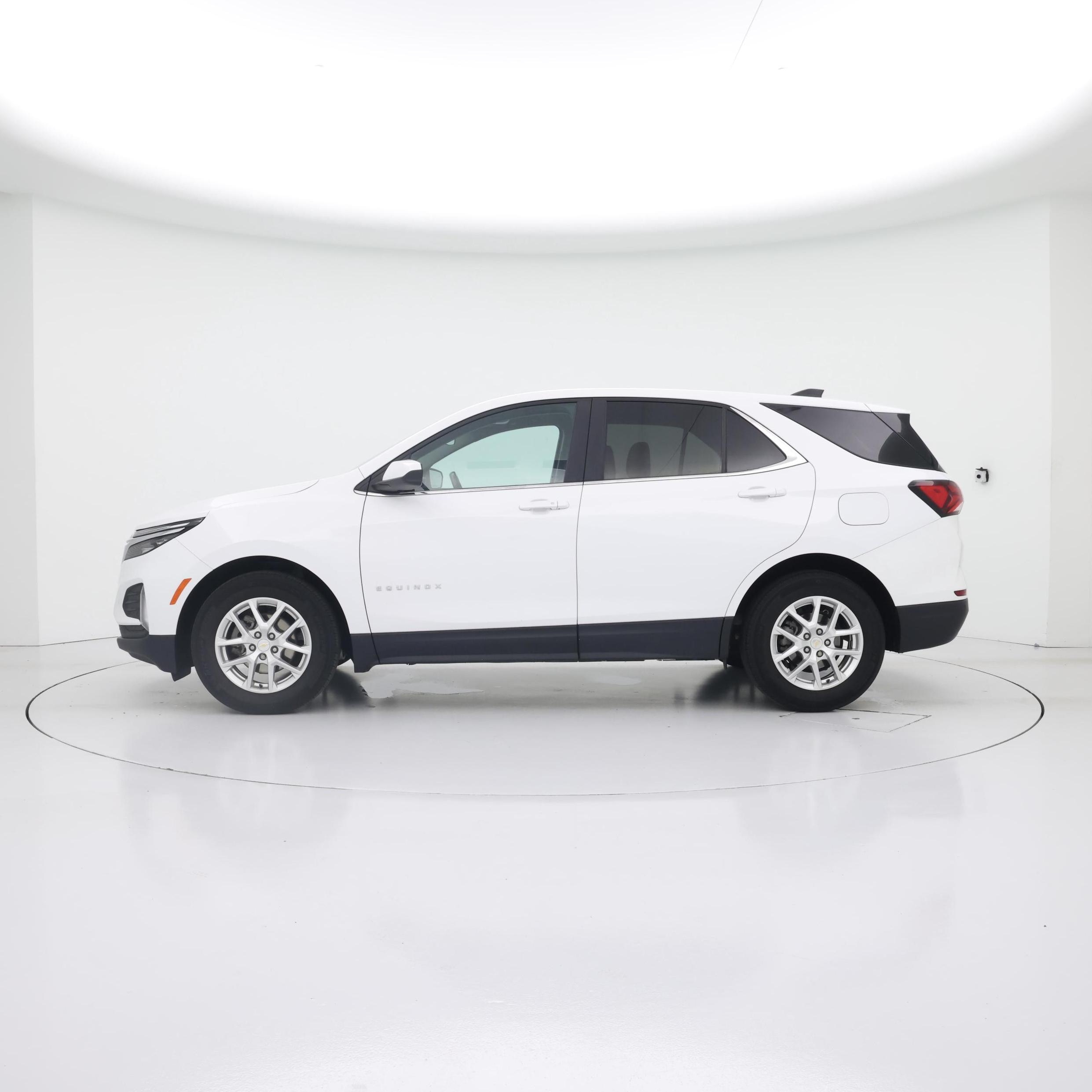 Thumbnail: 2022 Chevrolet Equinox - 3