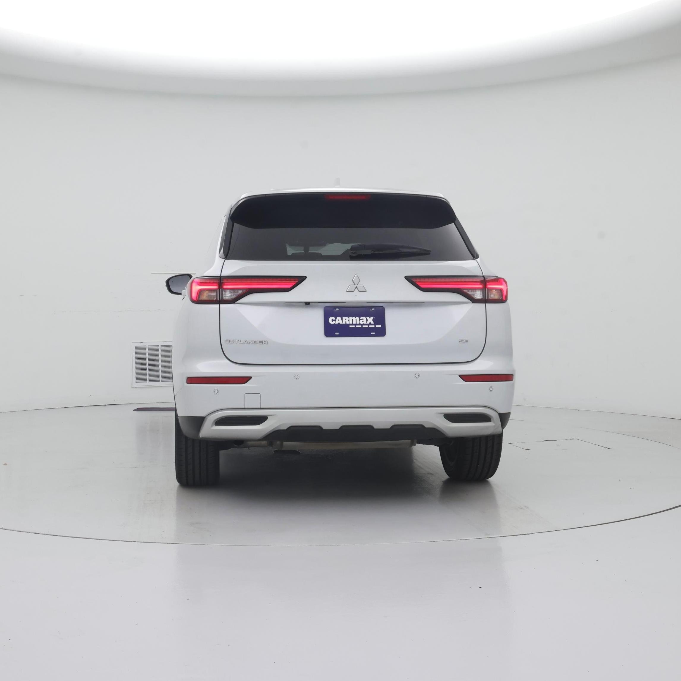 Thumbnail: 2023 Mitsubishi Outlander - 6