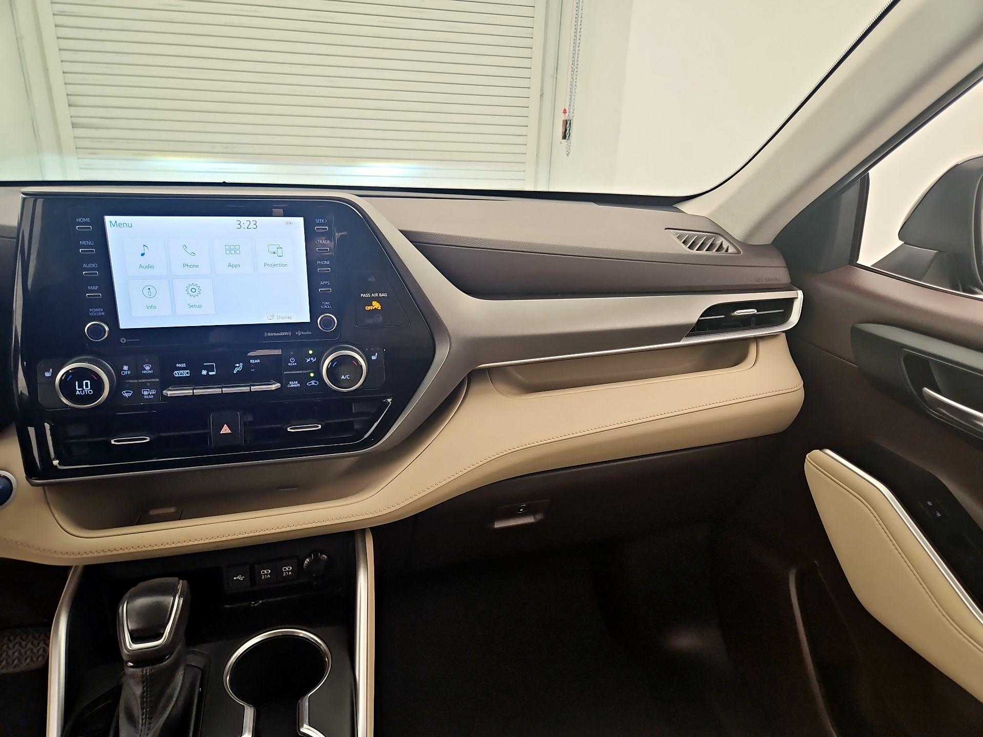 Thumbnail: 2021 Toyota Highlander - 9