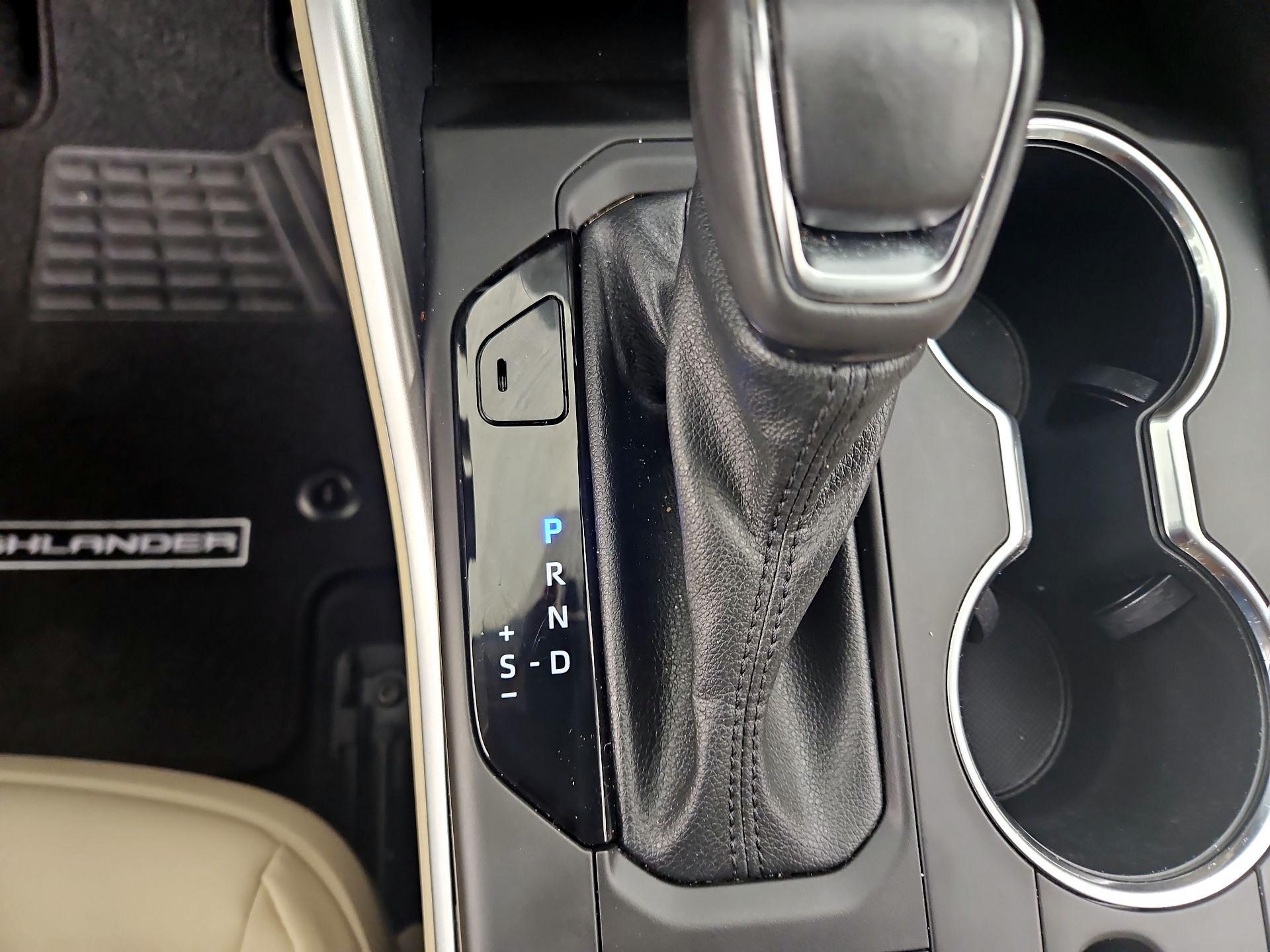 Thumbnail: 2021 Toyota Highlander - 17
