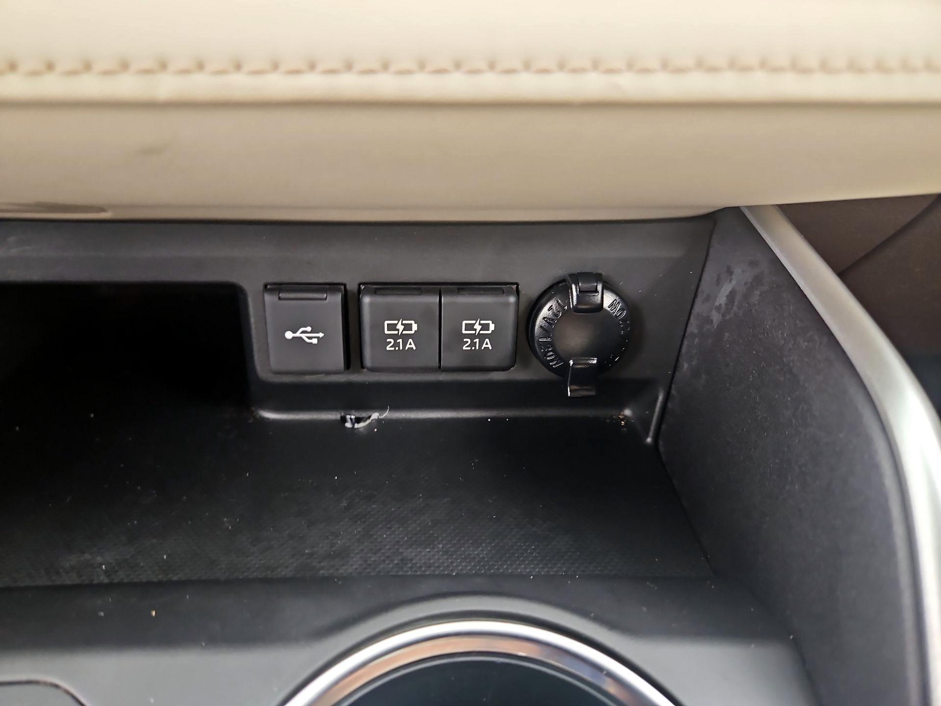 Thumbnail: 2021 Toyota Highlander - 18