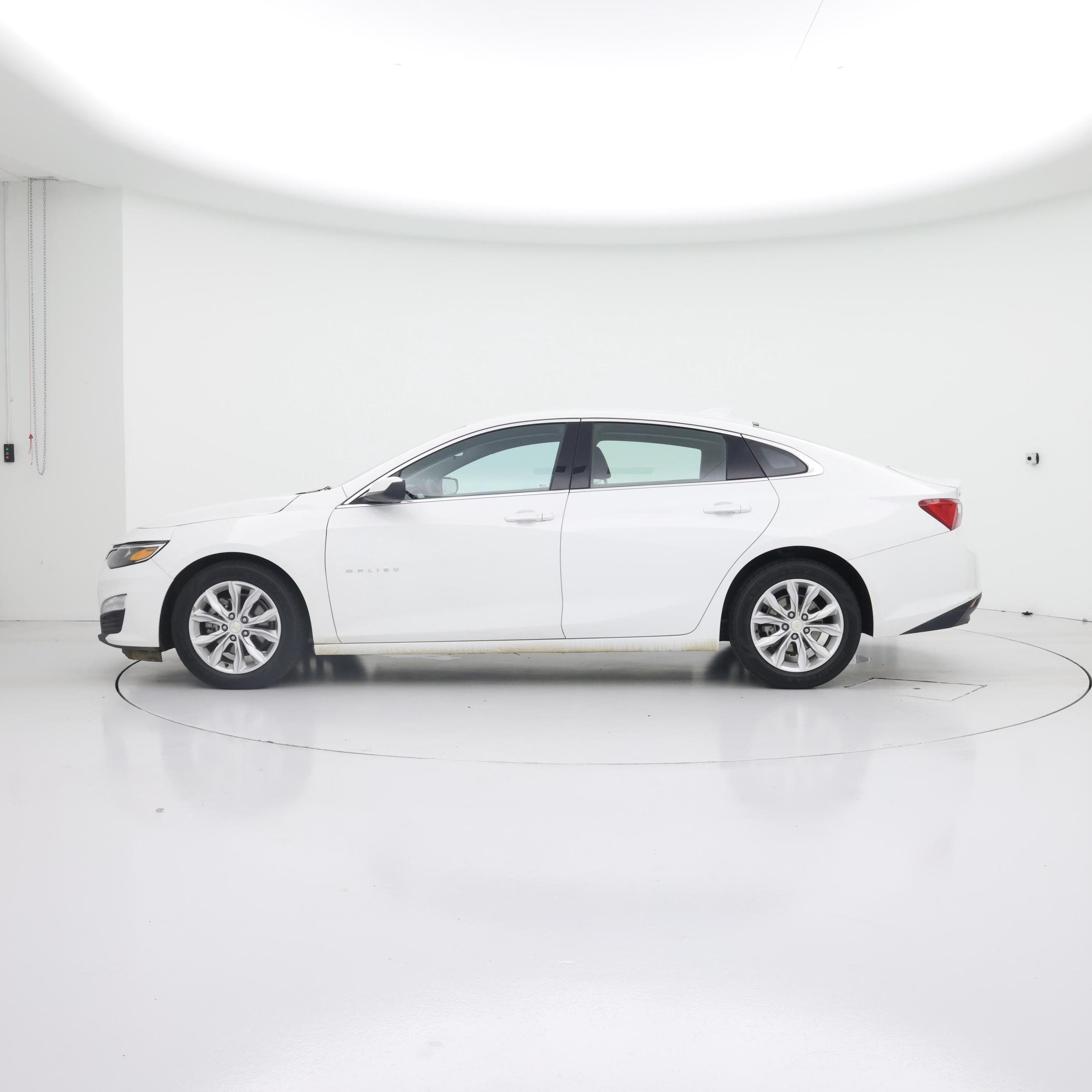 Thumbnail: 2023 Chevrolet Malibu - 3