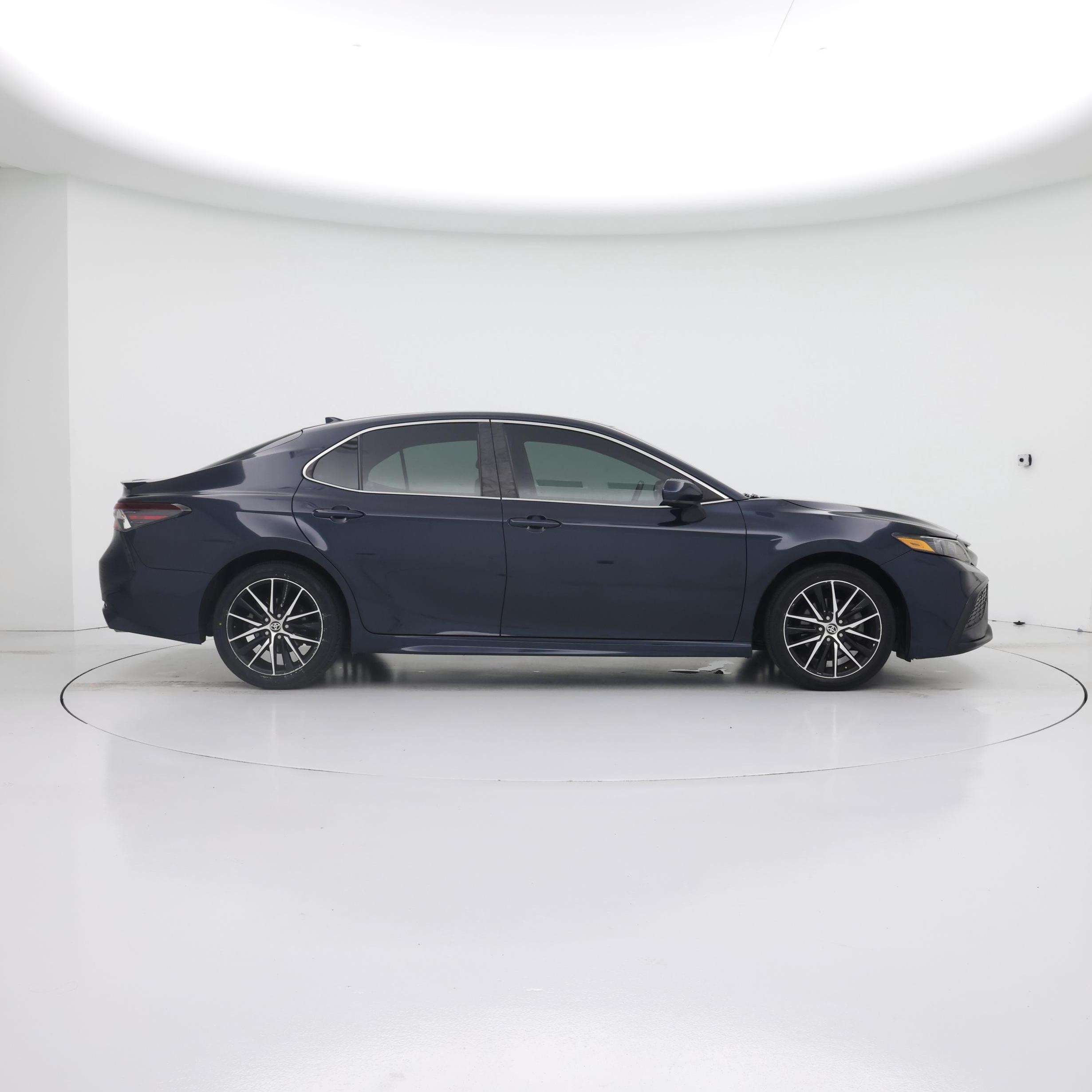 Thumbnail: 2021 Toyota Camry - 7