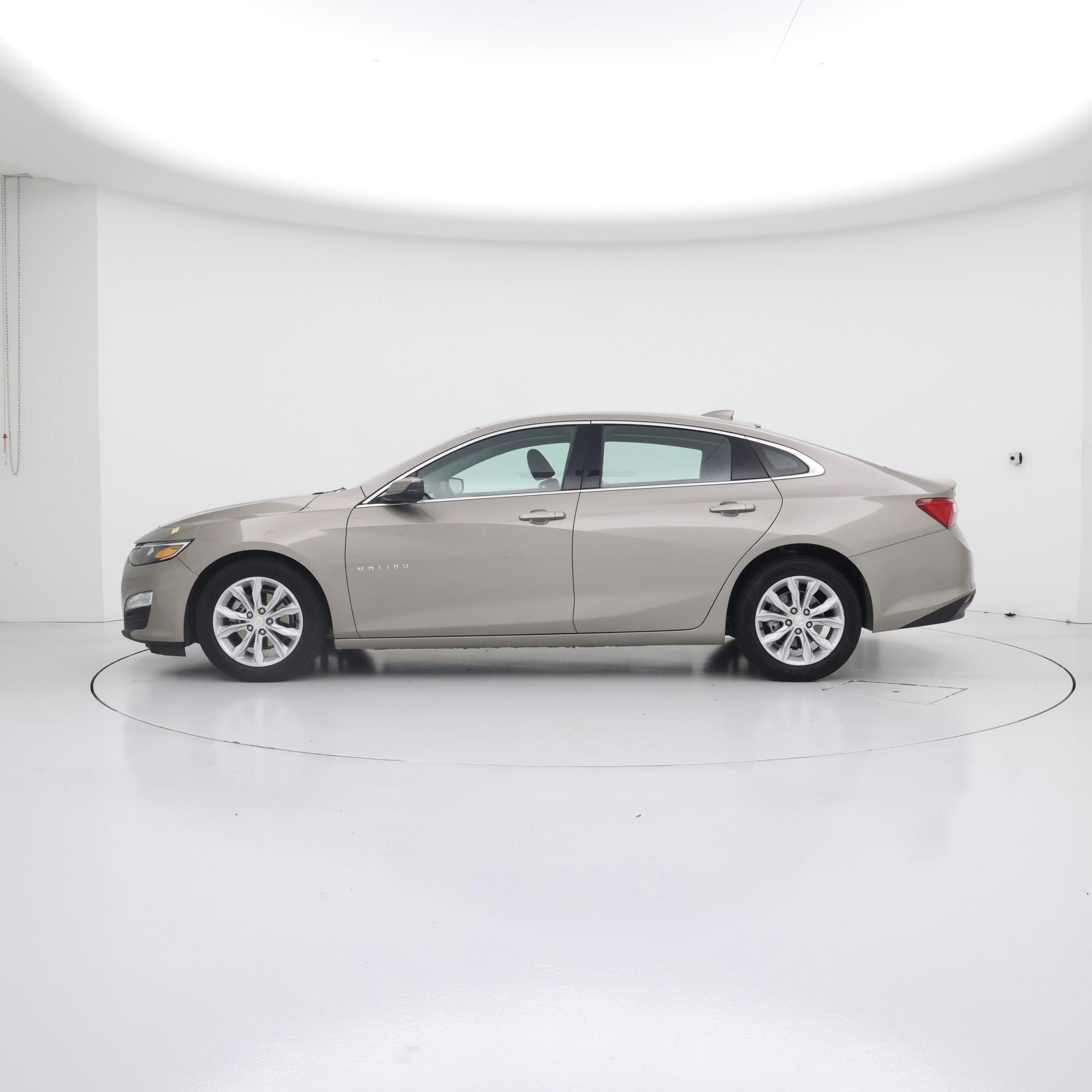 Thumbnail: 2023 Chevrolet Malibu - 3