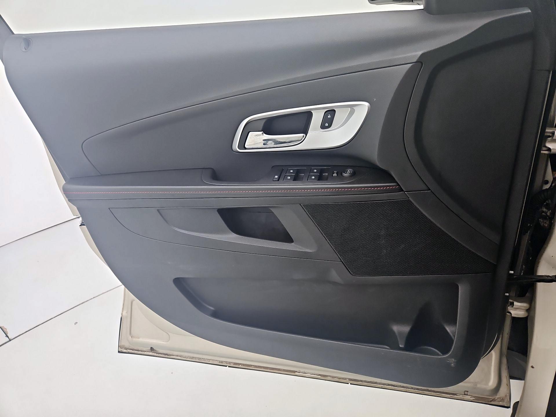 Thumbnail: 2015 Chevrolet Equinox - 12
