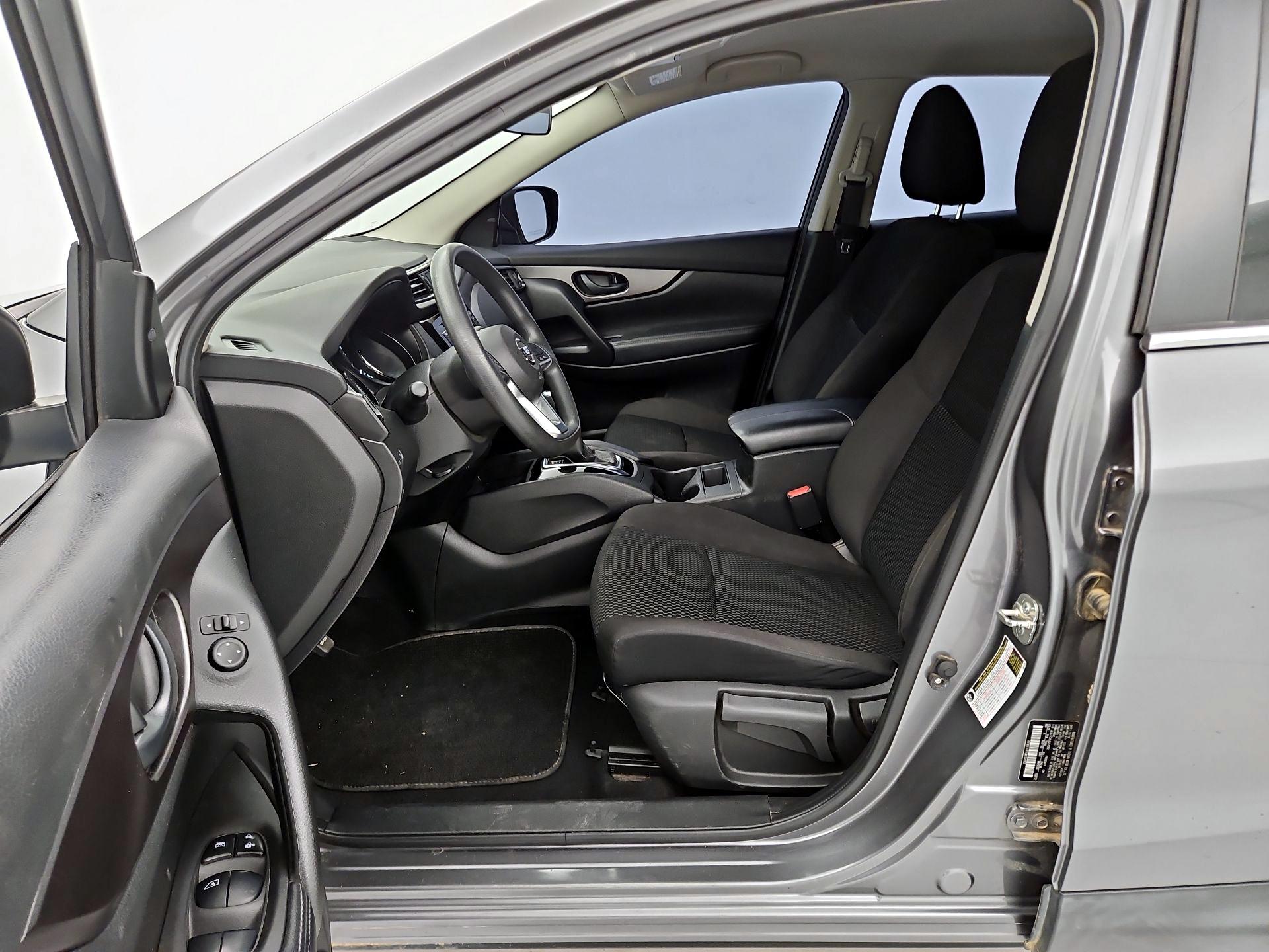Thumbnail: 2020 Nissan Rogue Sport - 11