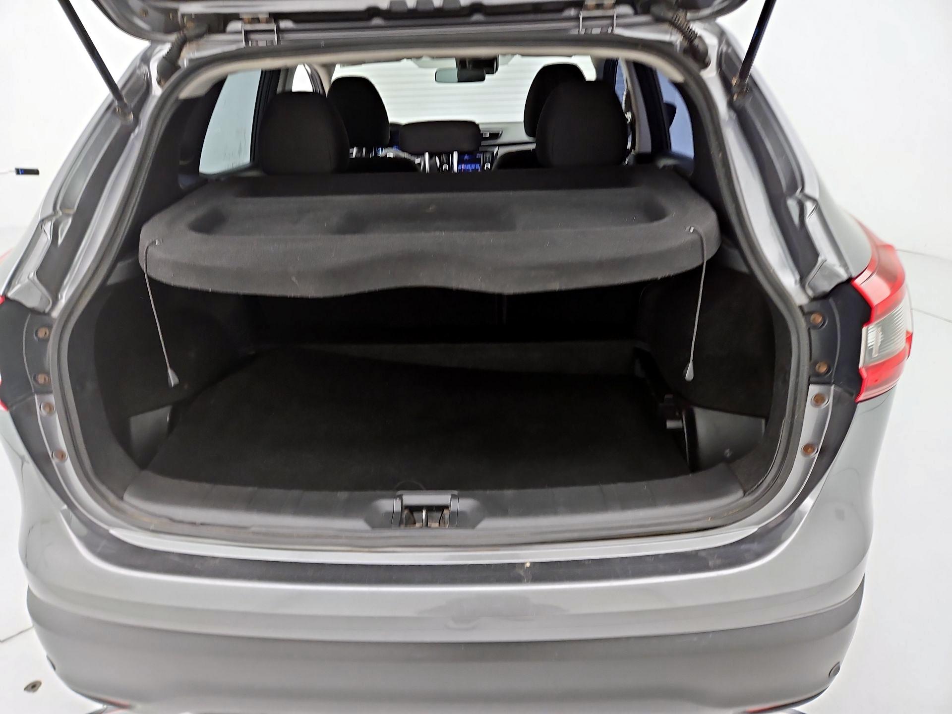 Thumbnail: 2020 Nissan Rogue Sport - 20