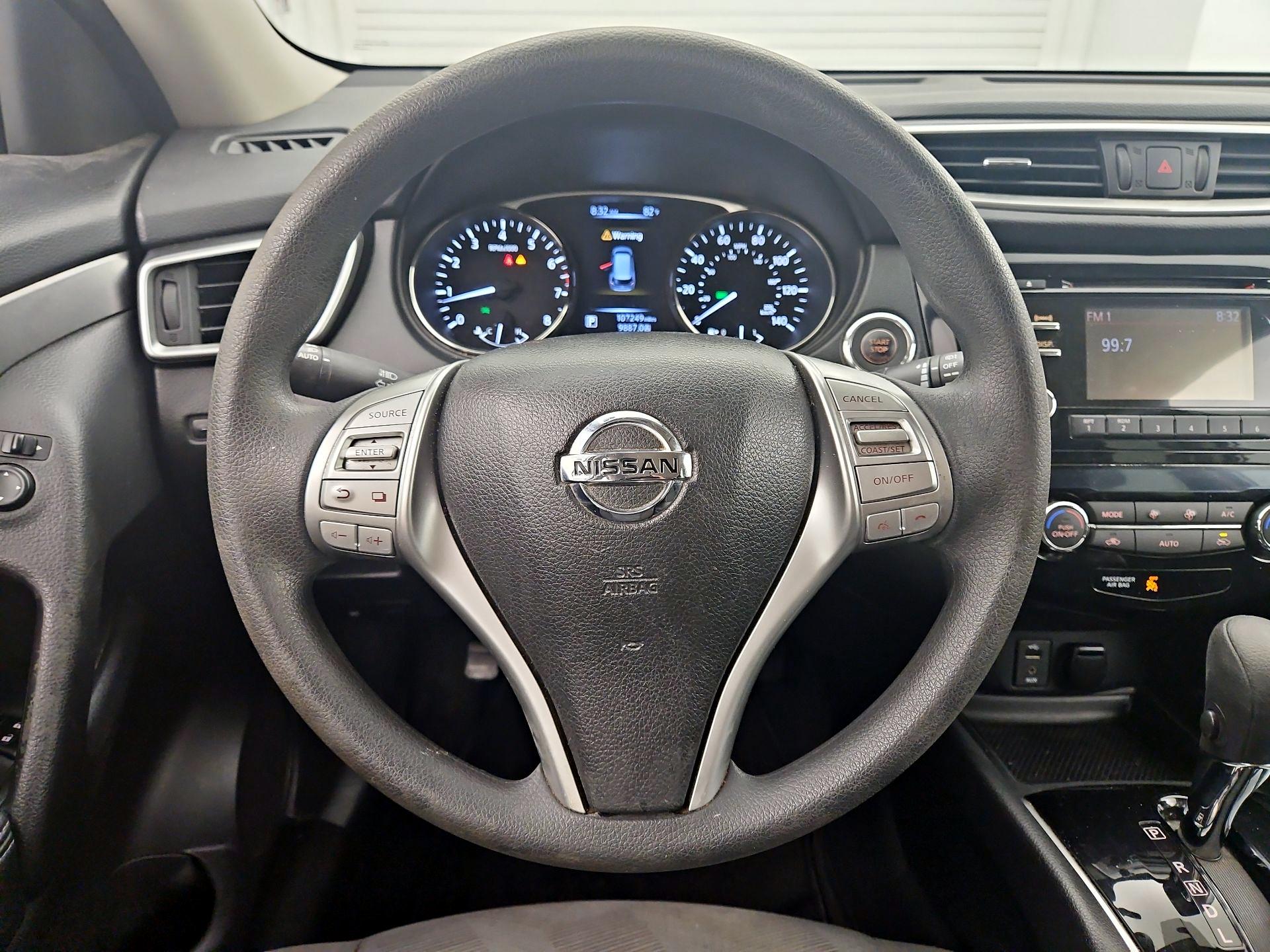 Thumbnail: 2015 Nissan Rogue - 10
