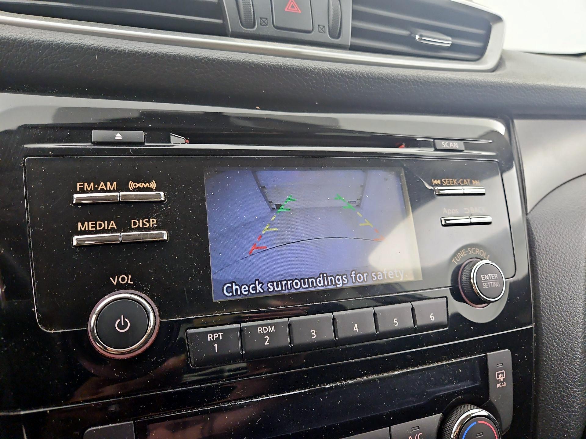 Thumbnail: 2015 Nissan Rogue - 14