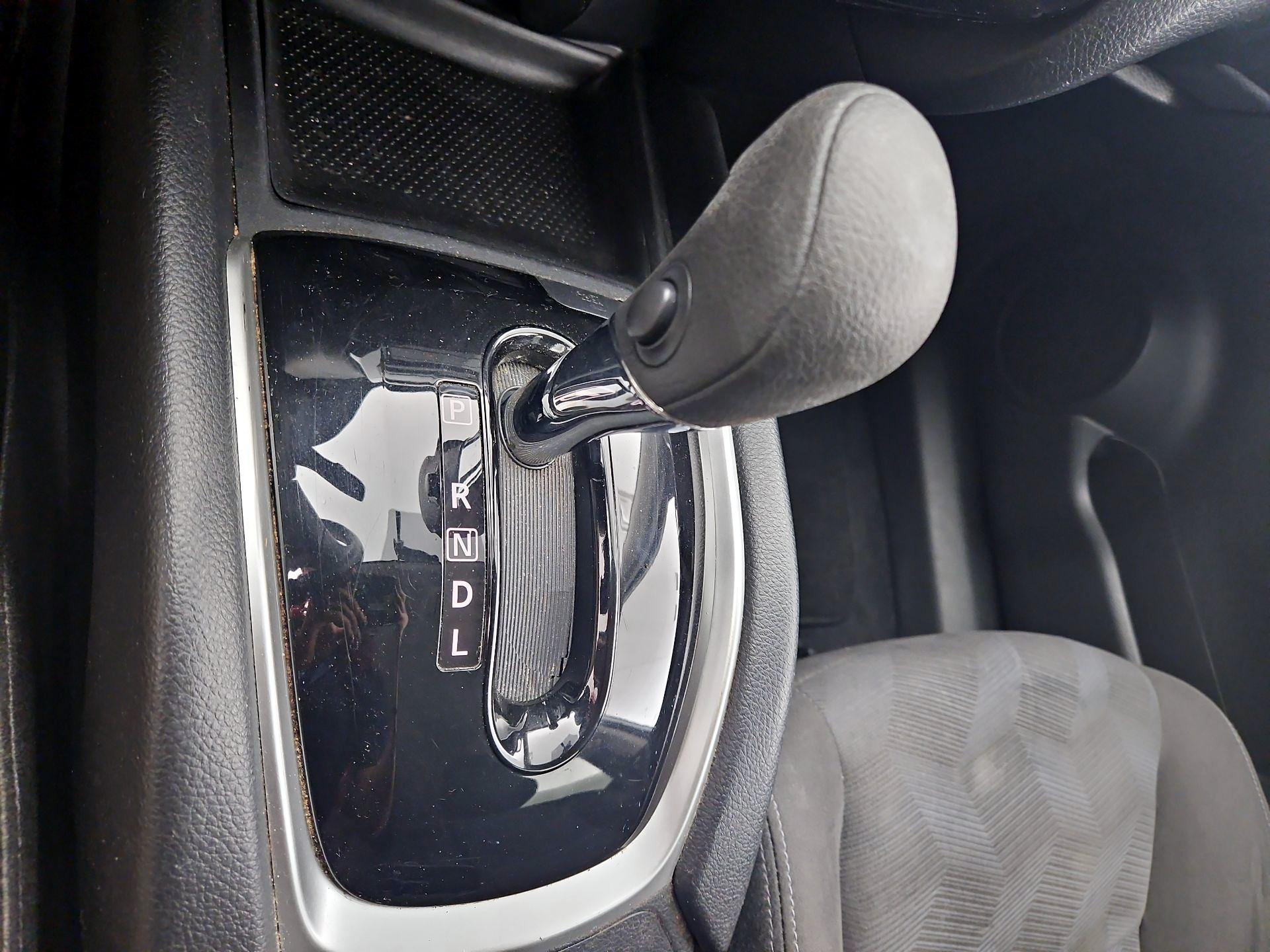Thumbnail: 2015 Nissan Rogue - 17