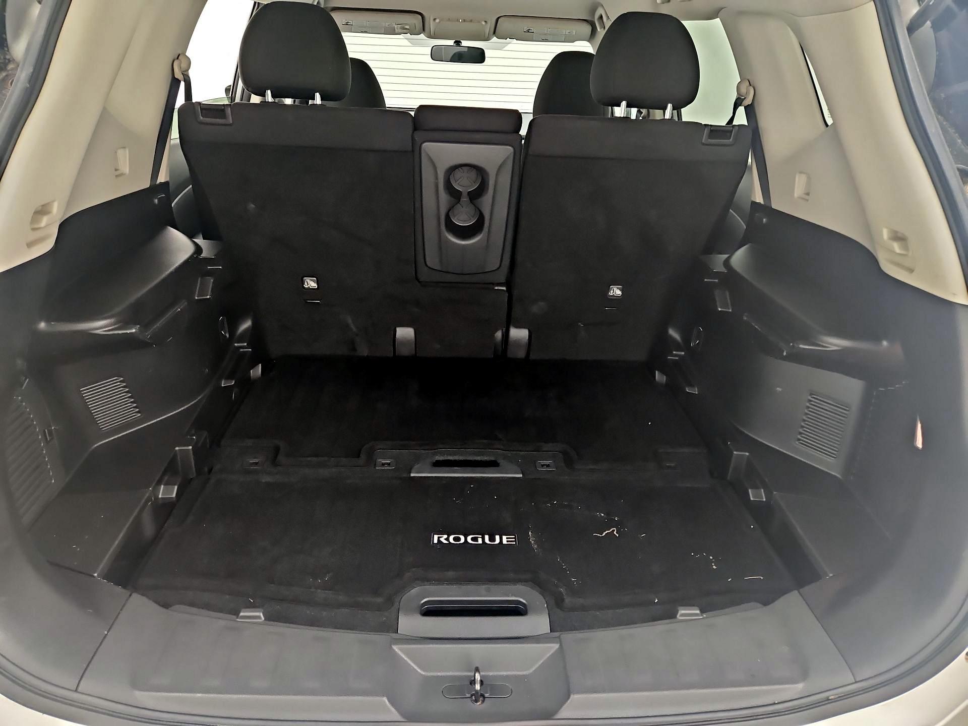 Thumbnail: 2015 Nissan Rogue - 20