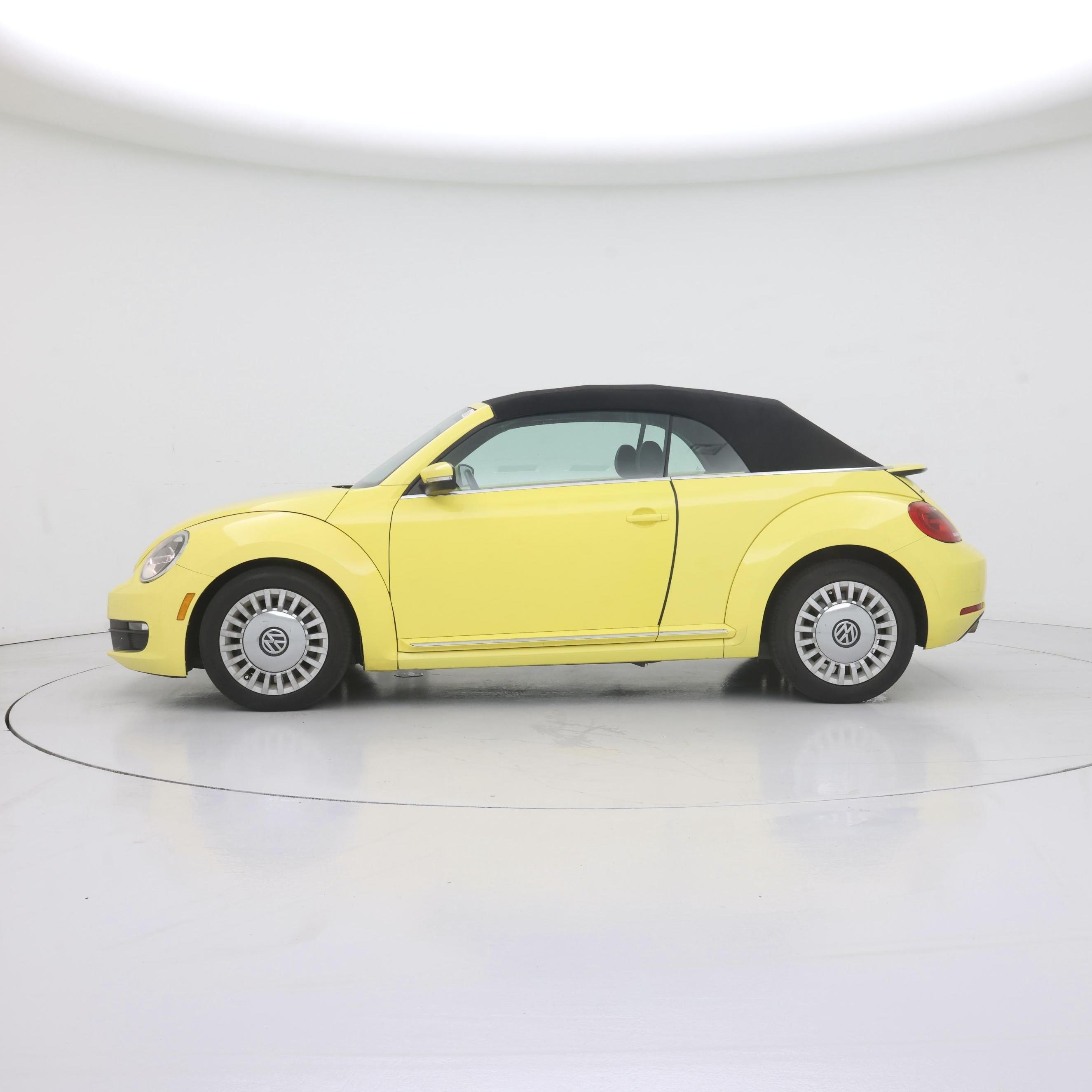 Thumbnail: 2015 Volkswagen Beetle - 3