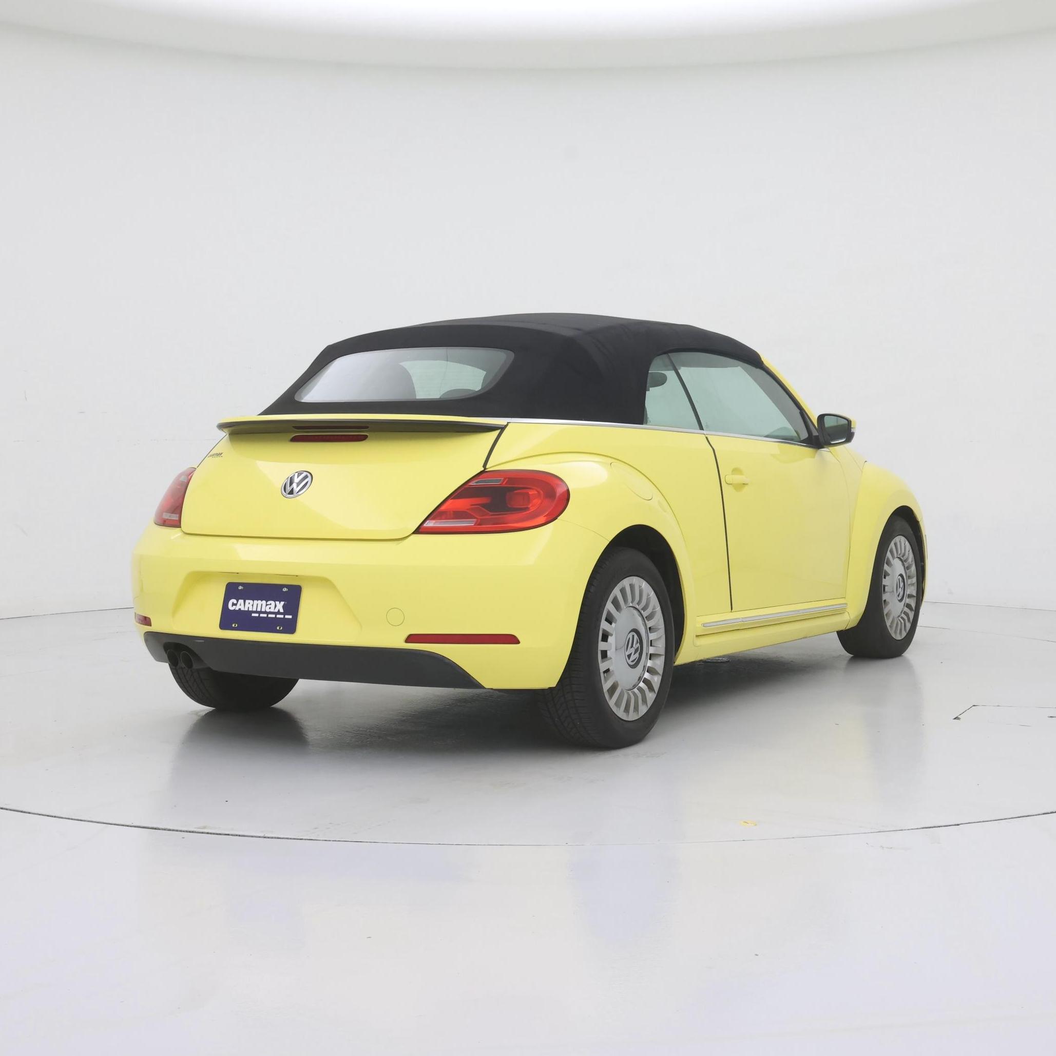 Thumbnail: 2015 Volkswagen Beetle - 8