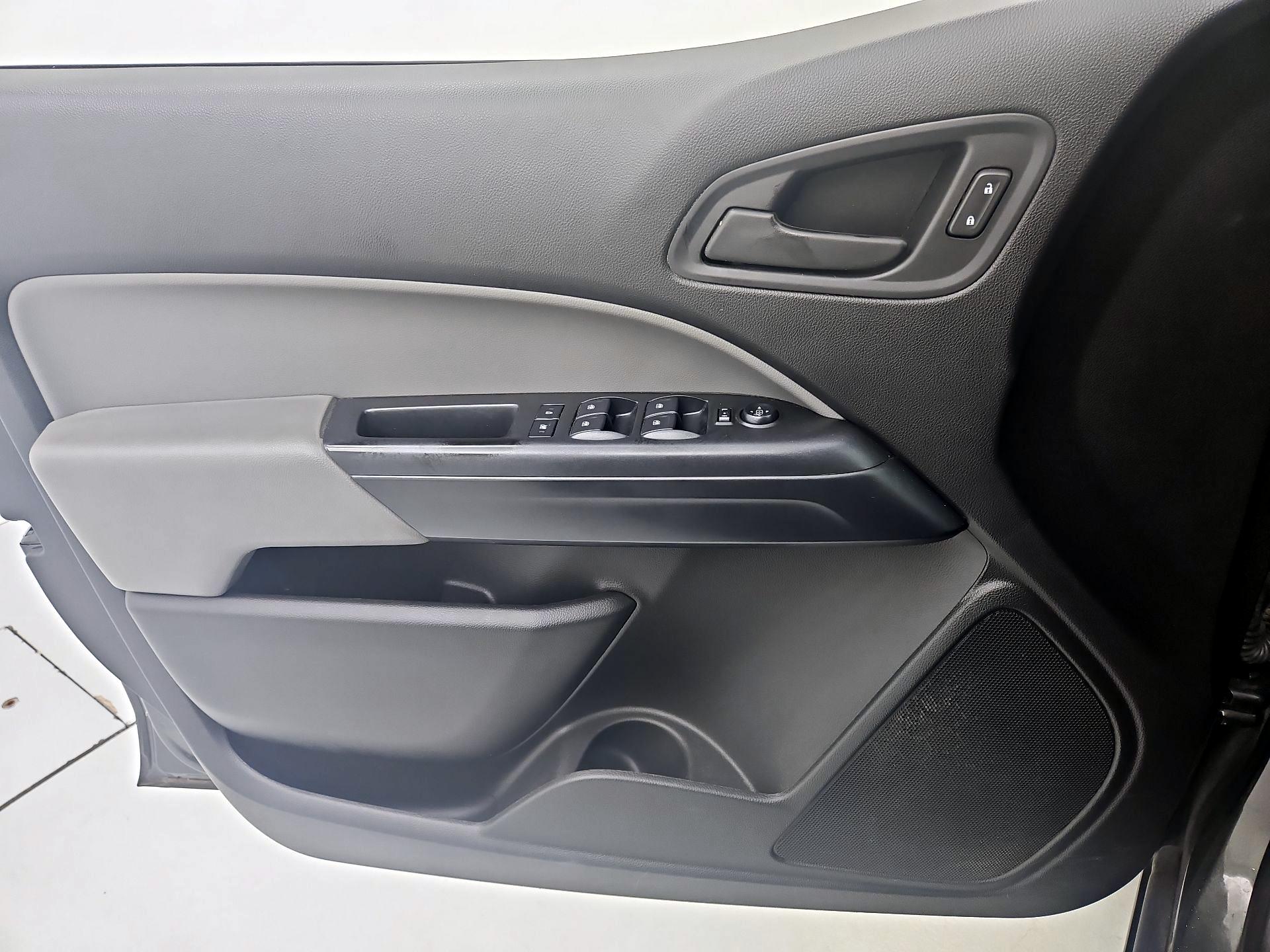 Thumbnail: 2018 Chevrolet Colorado - 12