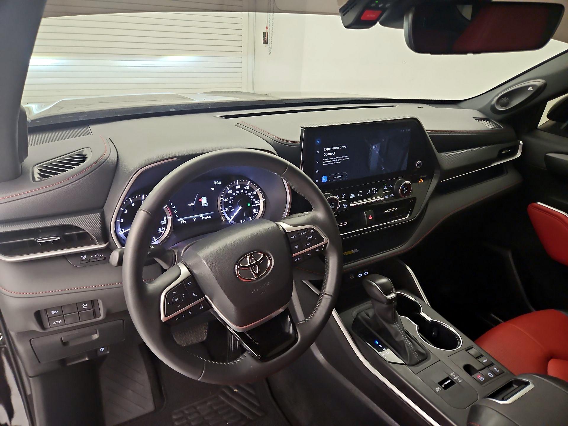 Thumbnail: 2024 Toyota Highlander - 9