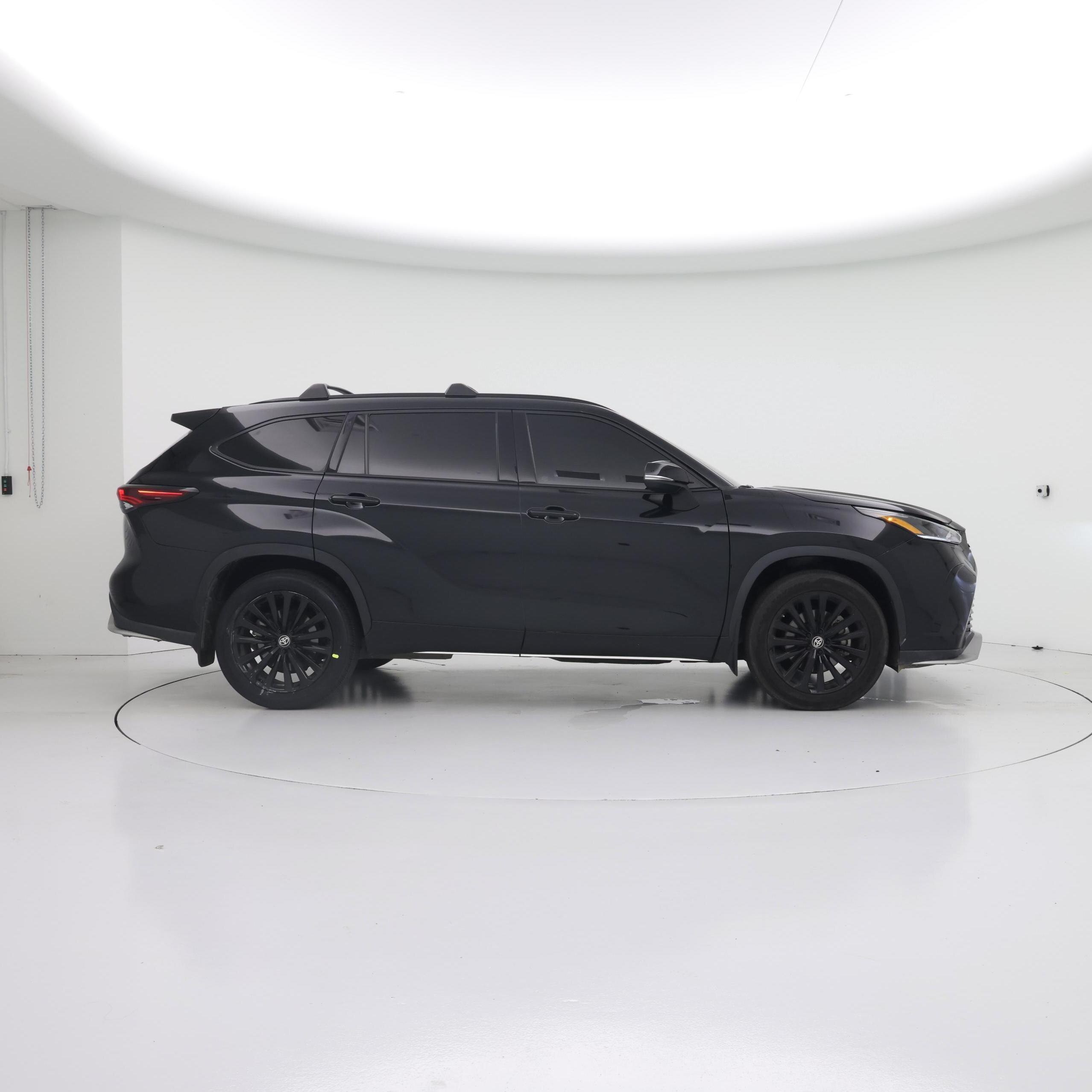 Thumbnail: 2024 Toyota Highlander - 7