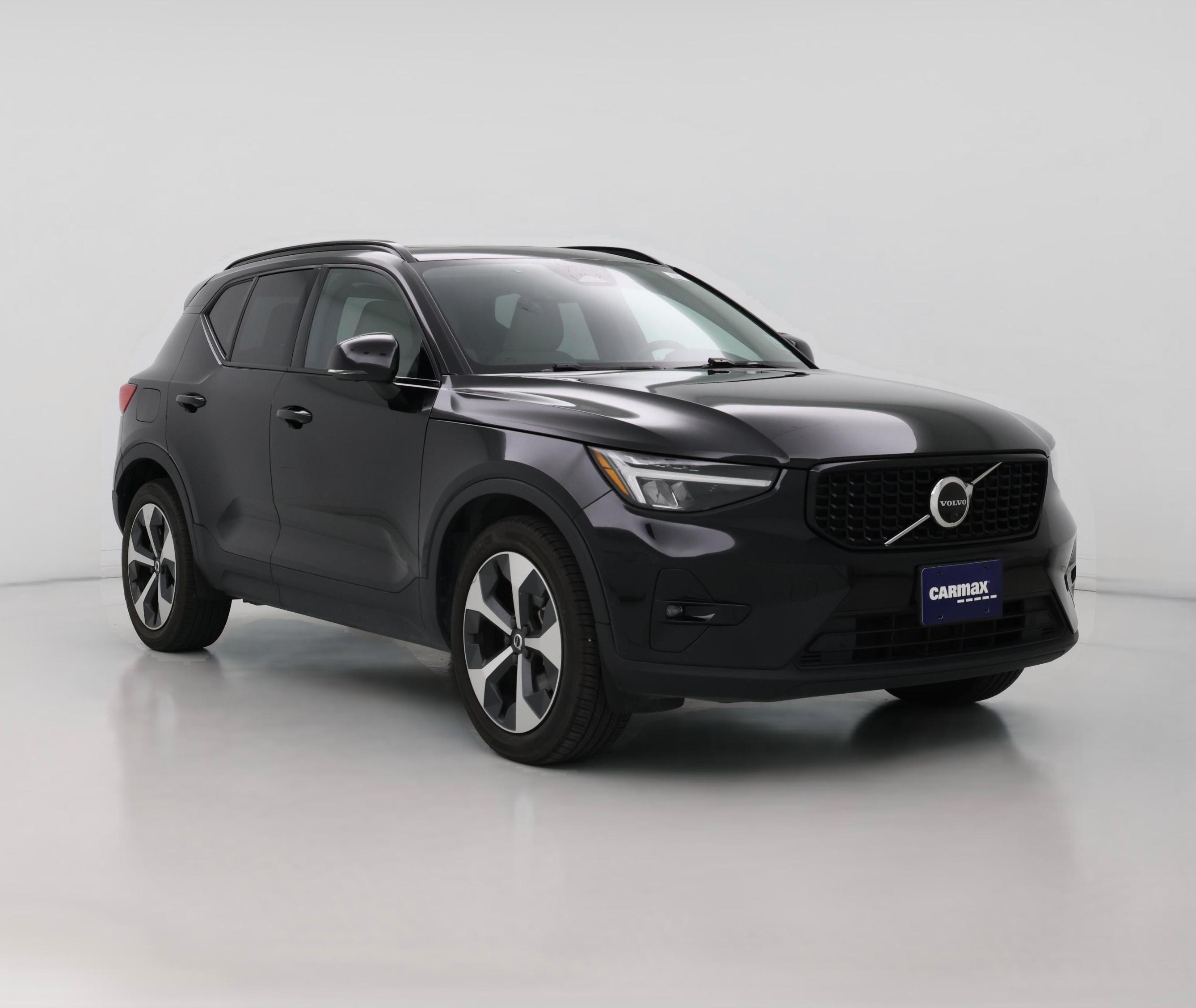 Thumbnail: 2023 Volvo XC40 - 1