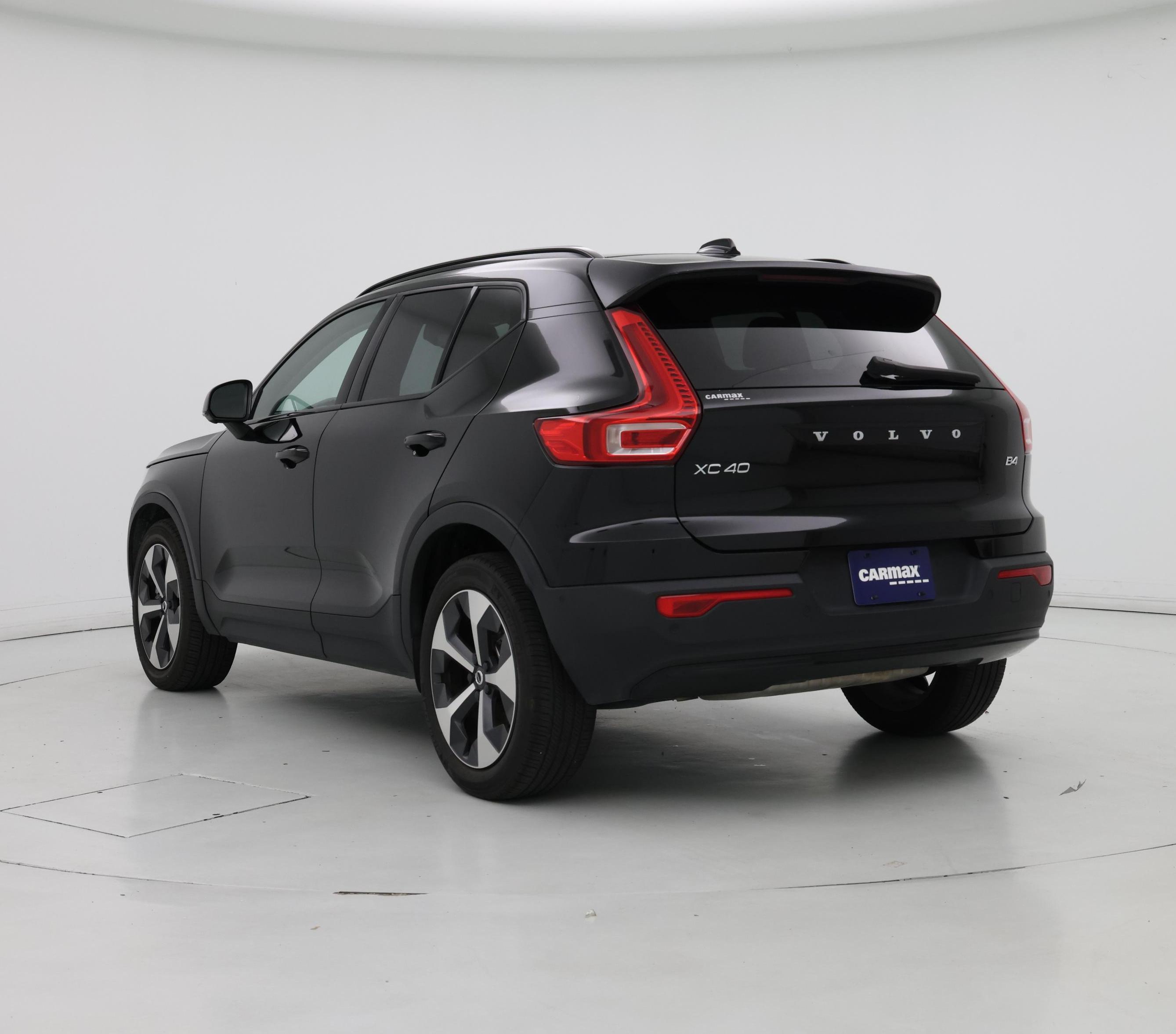 Thumbnail: 2023 Volvo XC40 - 2