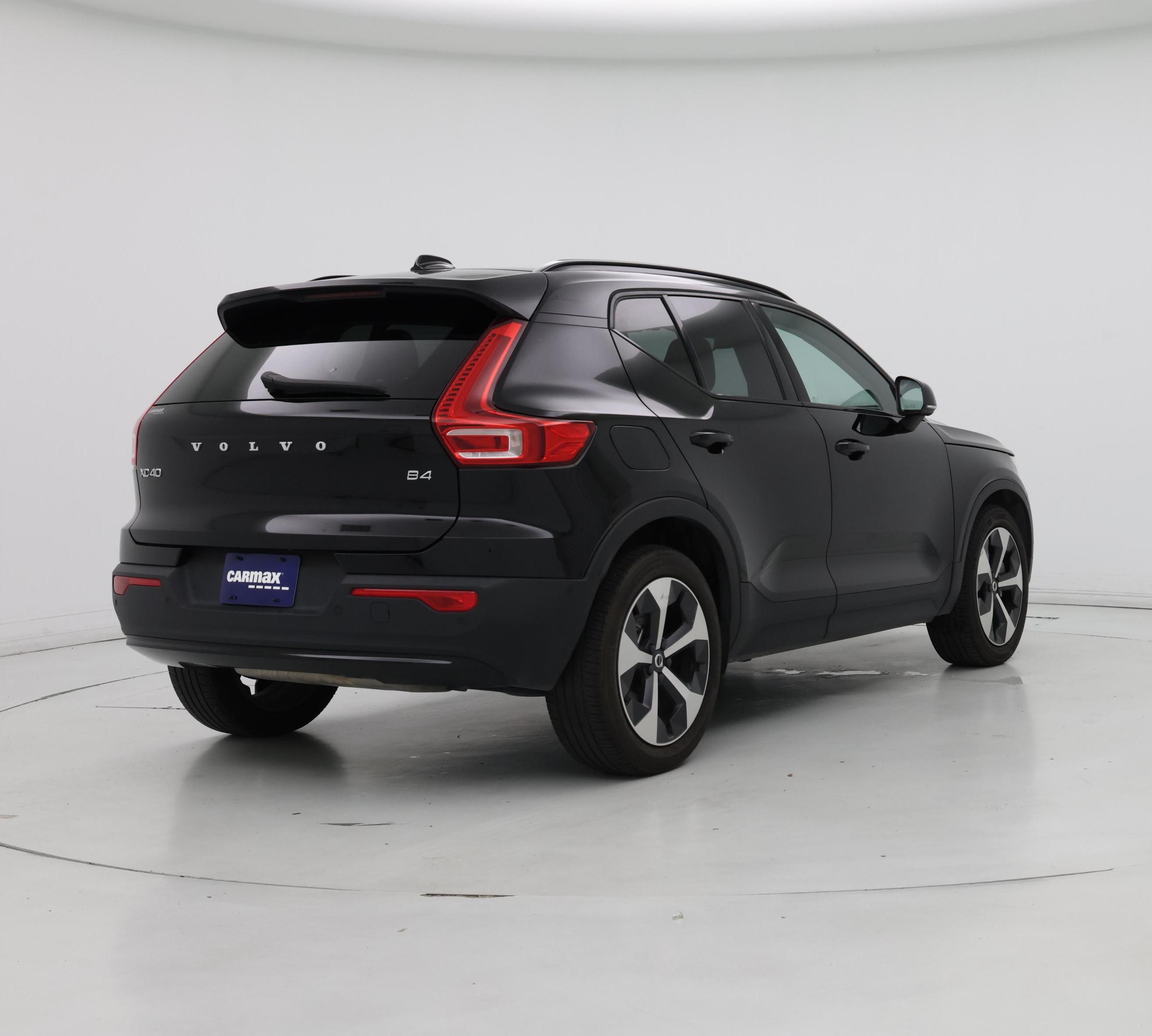 Thumbnail: 2023 Volvo XC40 - 8