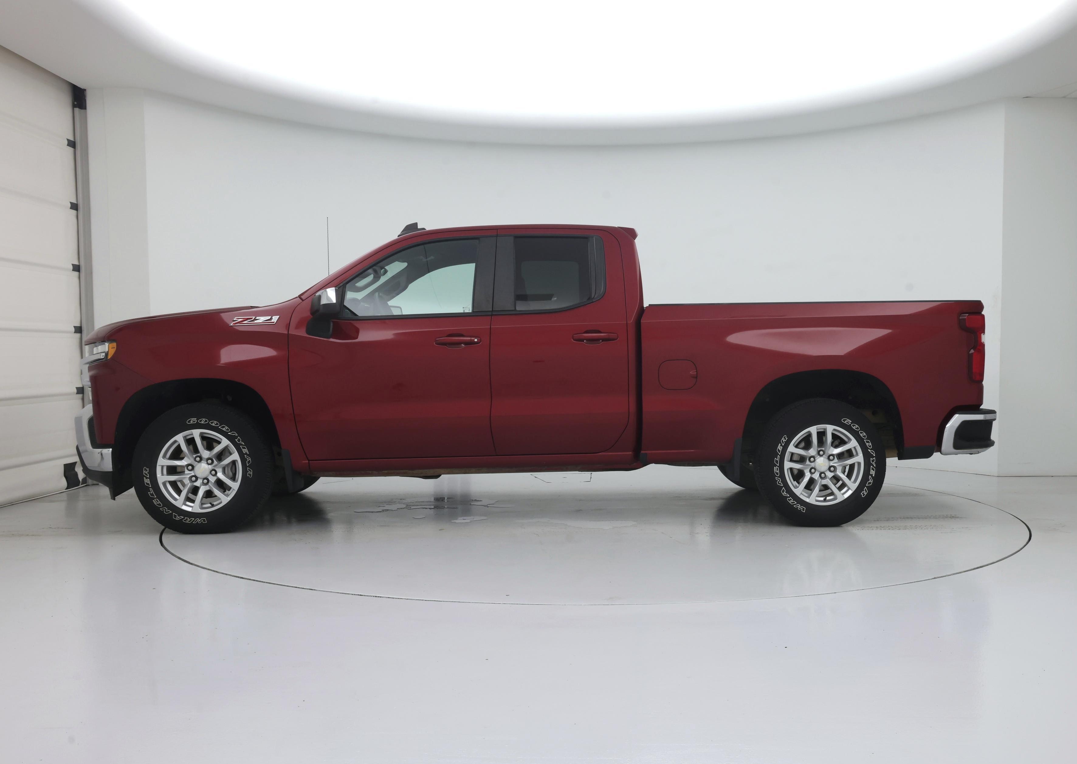 Thumbnail: 2020 Chevrolet Silverado 1500 - 3