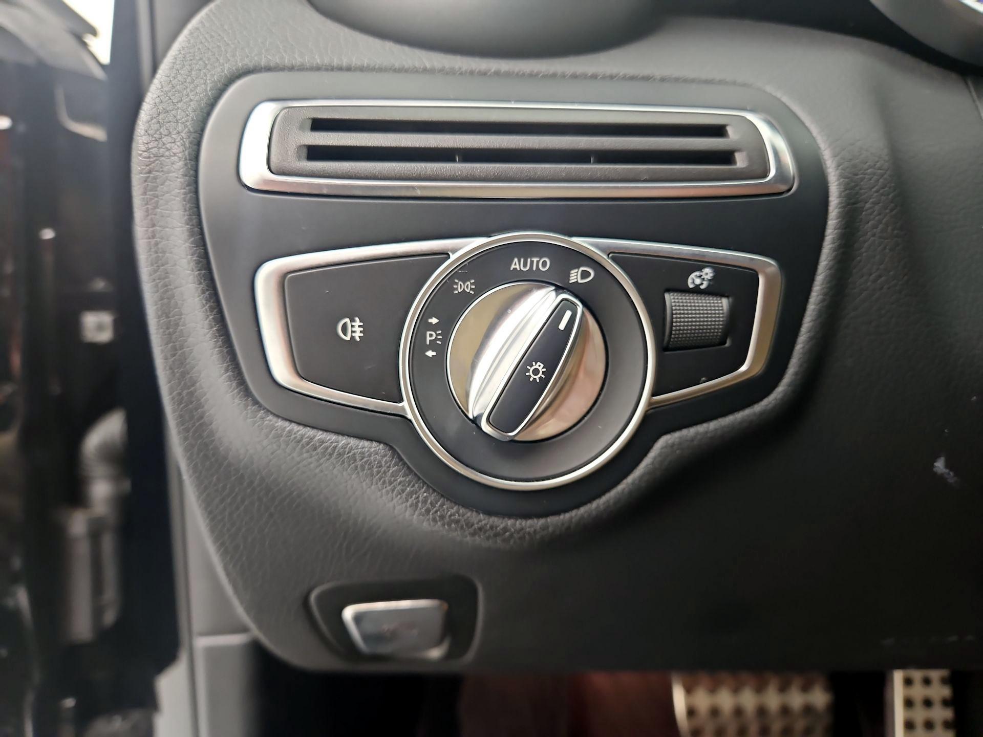 Thumbnail: 2018 Mercedes-Benz C-Class - 13