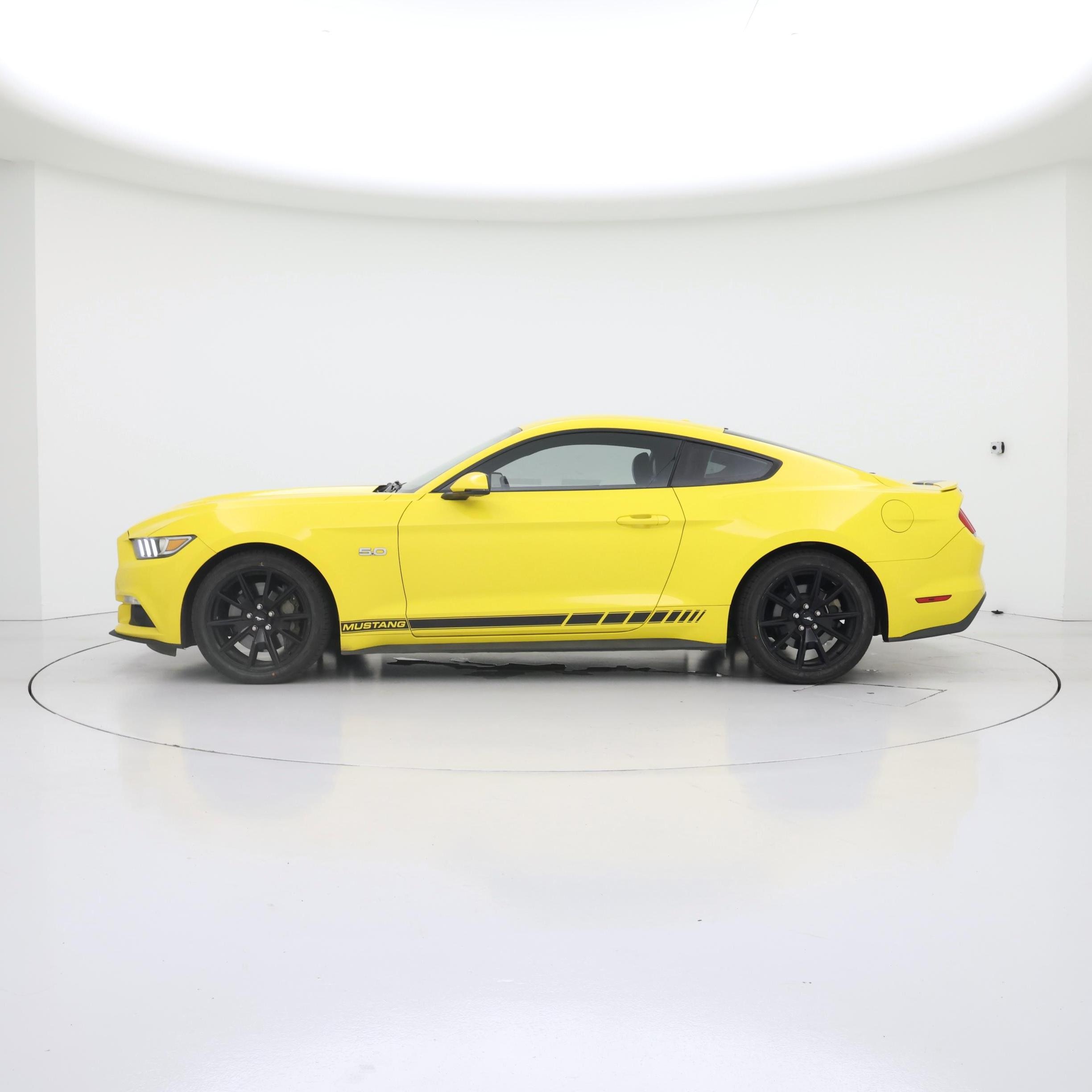 Thumbnail: 2015 Ford Mustang - 3