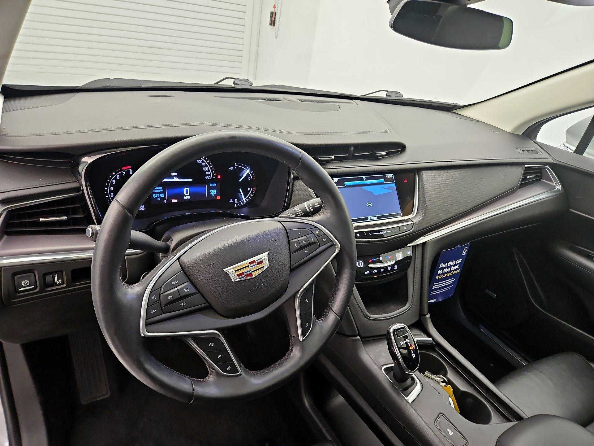 Thumbnail: 2017 Cadillac XT5 - 9