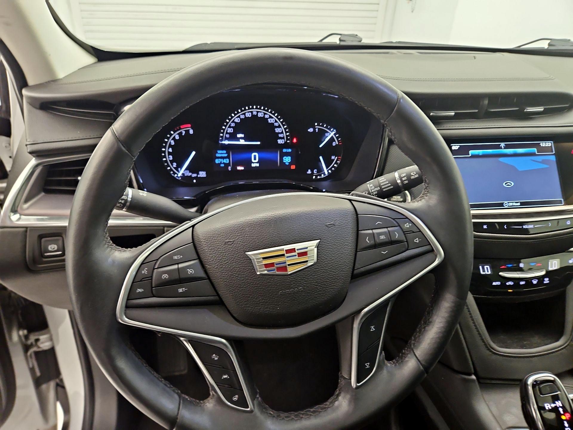Thumbnail: 2017 Cadillac XT5 - 10