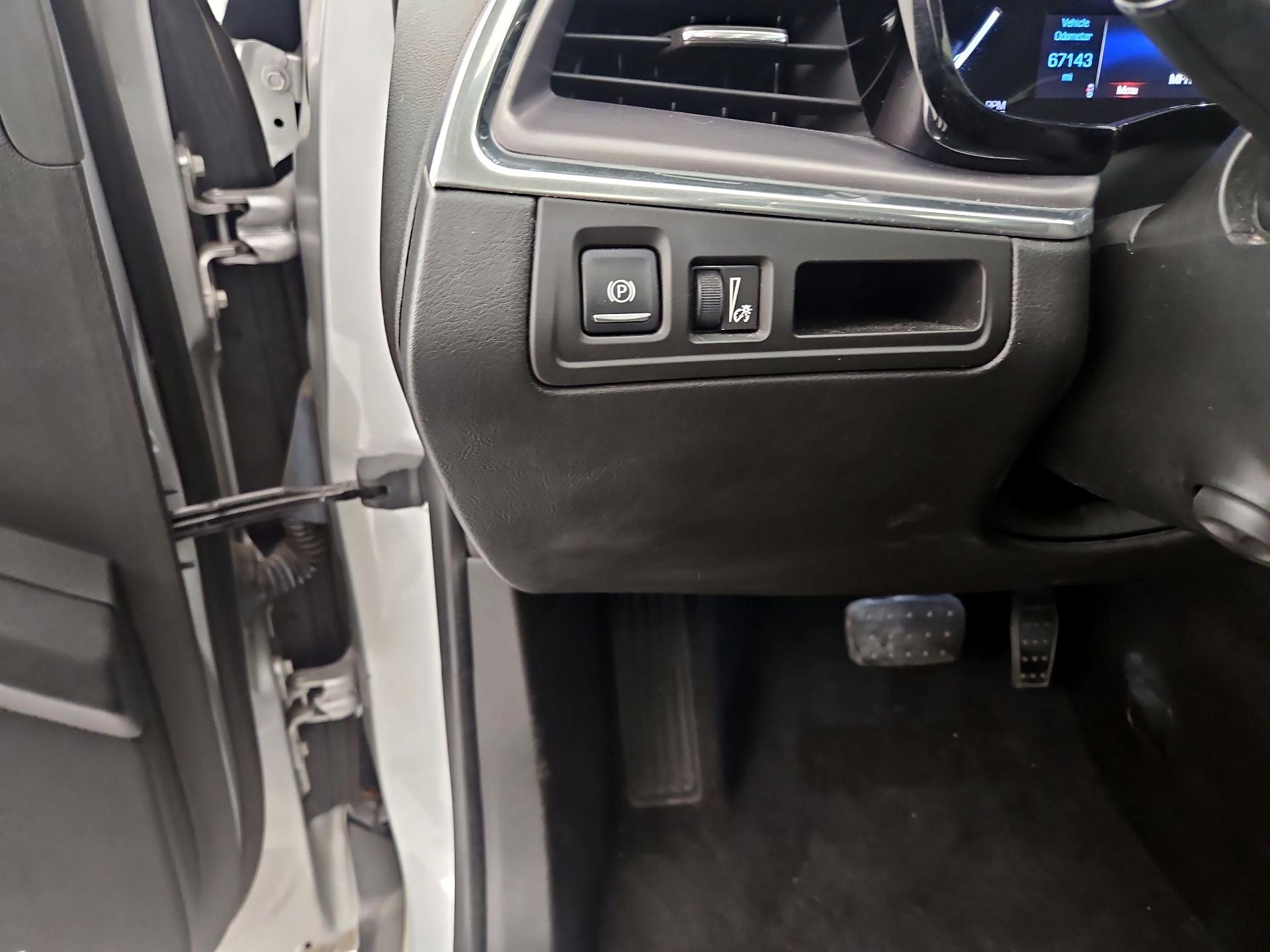 Thumbnail: 2017 Cadillac XT5 - 13