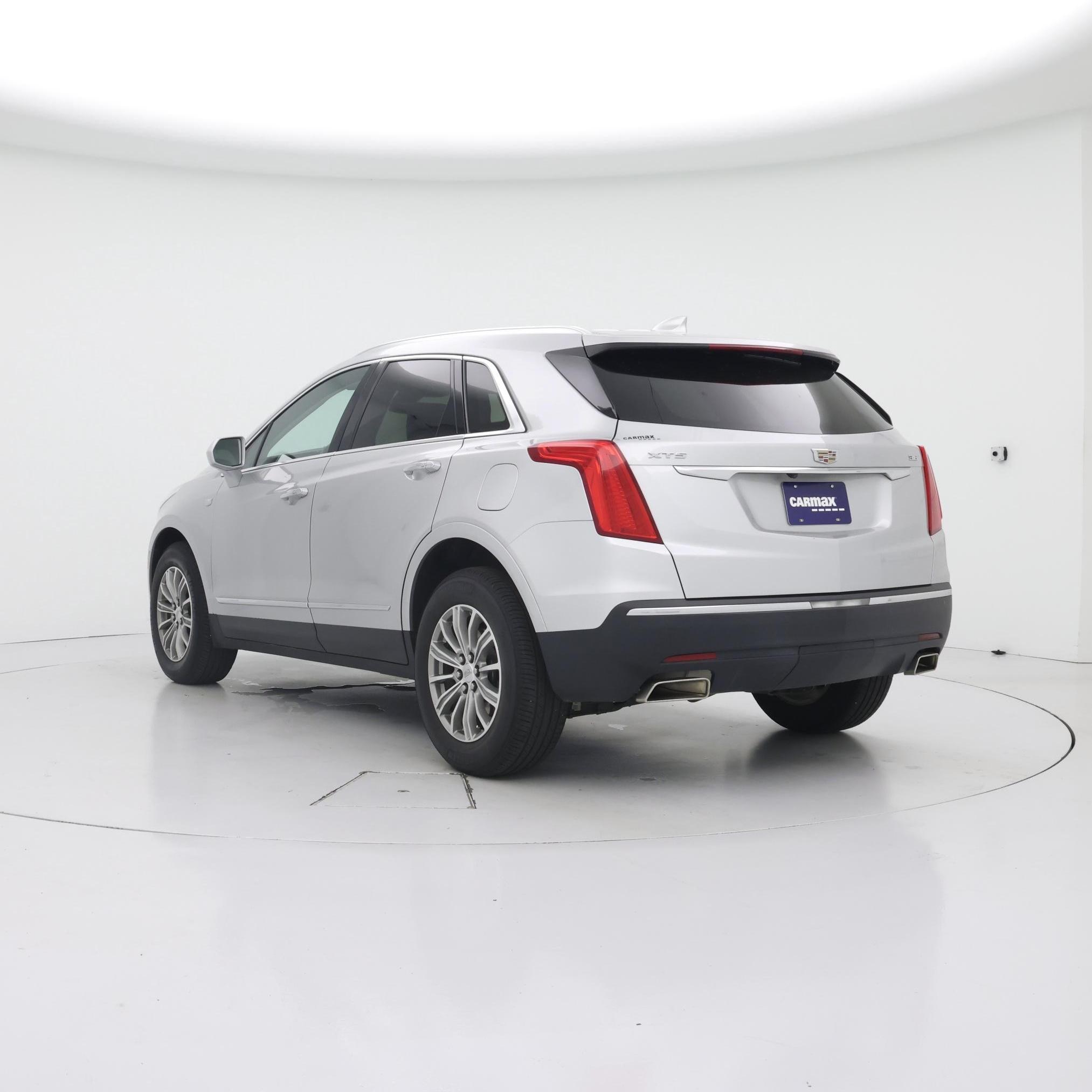 Thumbnail: 2017 Cadillac XT5 - 2