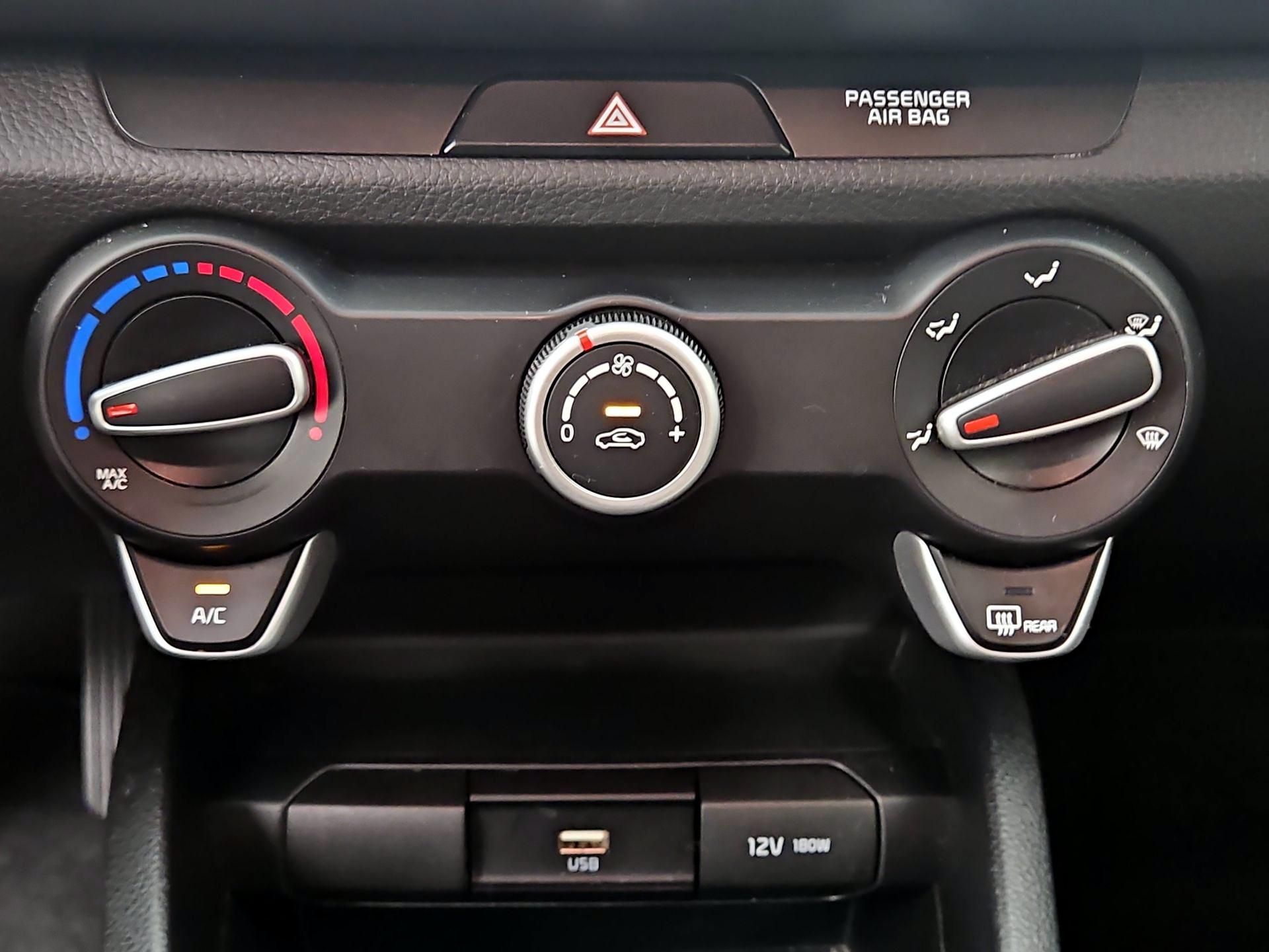 Thumbnail: 2022 Kia Rio - 16