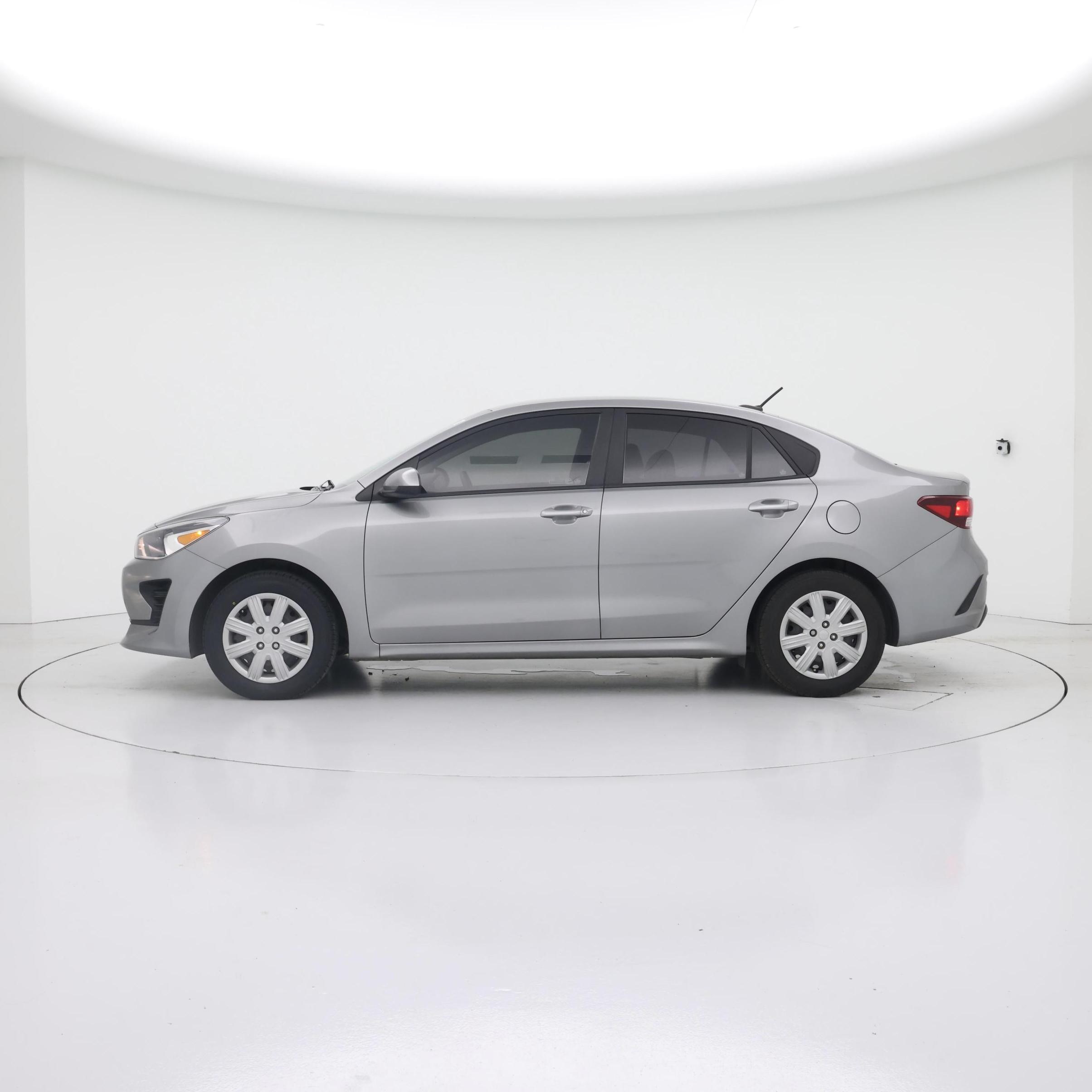 Thumbnail: 2022 Kia Rio - 3
